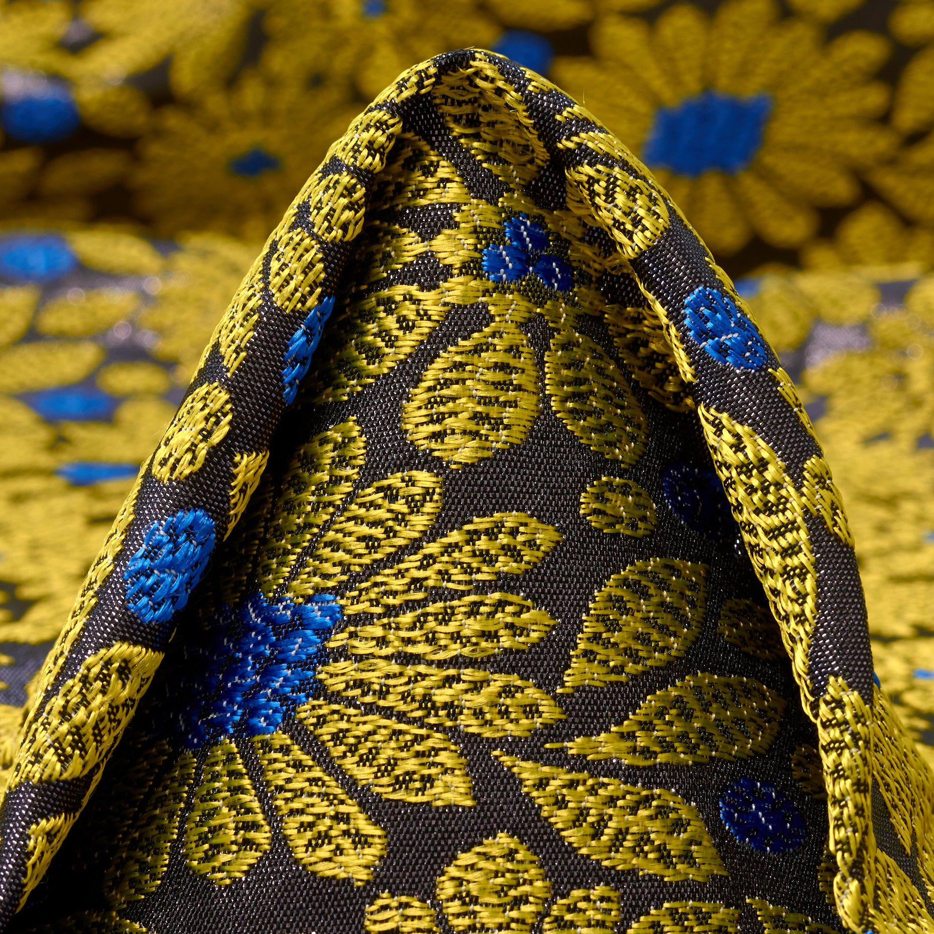 JACQUARD, LUREX, LAPIS BLUE&CANARY BIRD (P000003590)