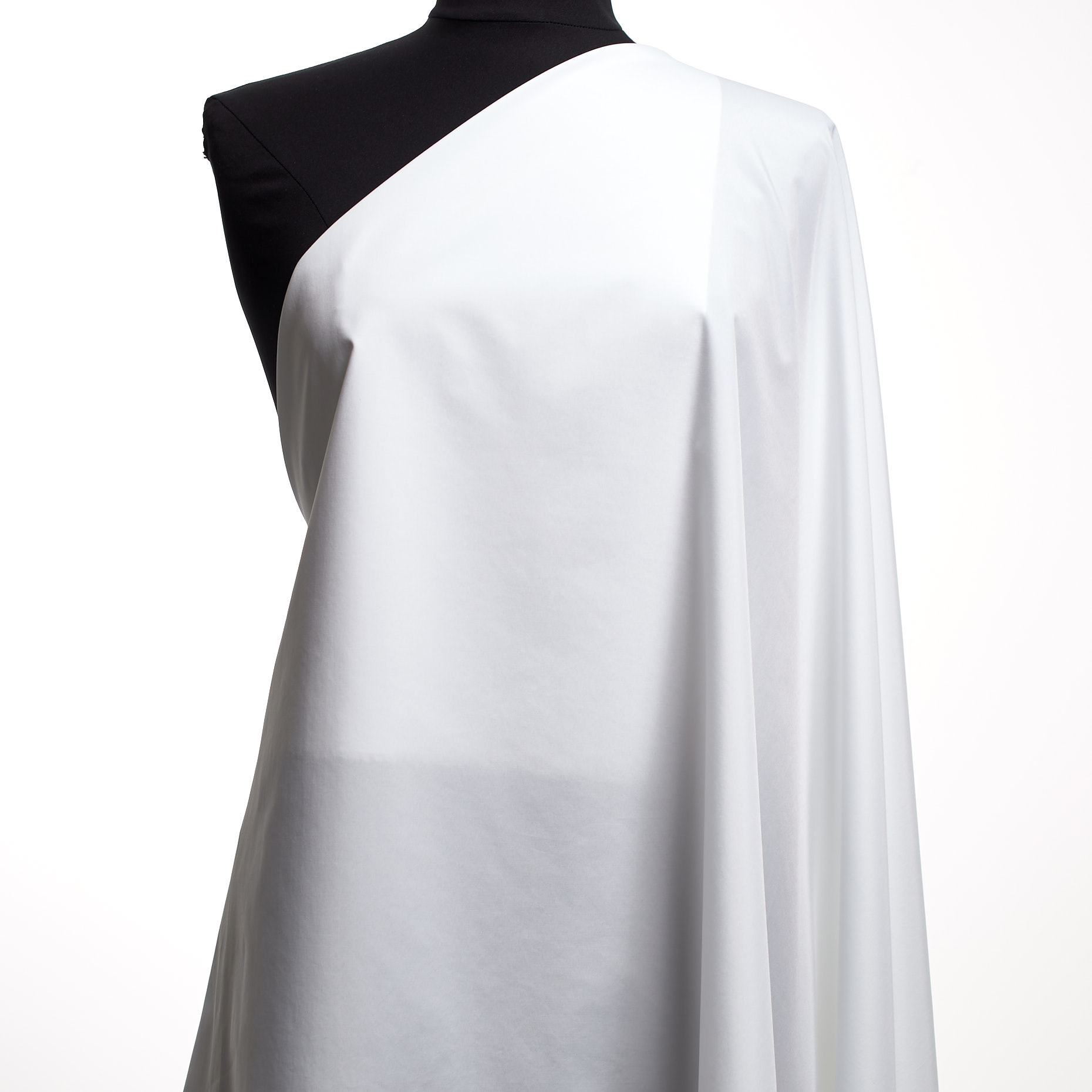 POPLIN, COTTON BLEND, BRILLIANT WHITE (F000043288) - Mannequin