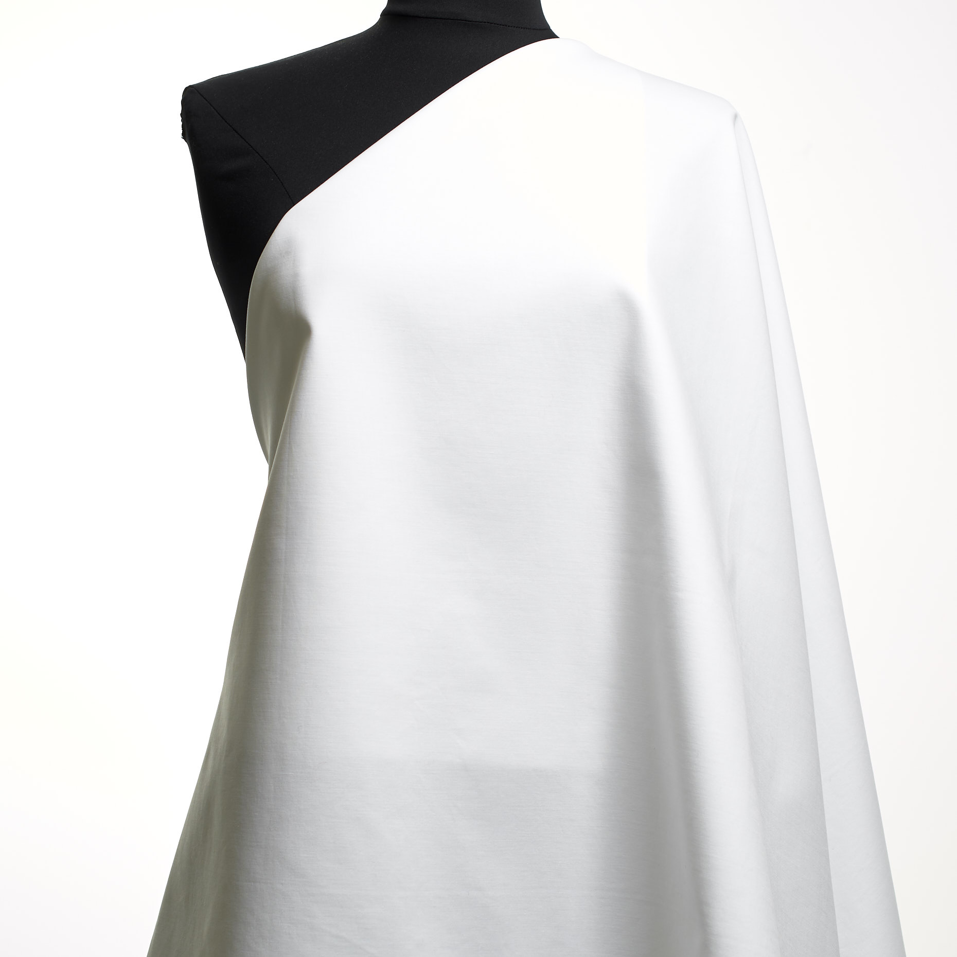 TWILL, COTTON, ELASTIC, BRILLIANT WHITE (F000045633) - Mannequin