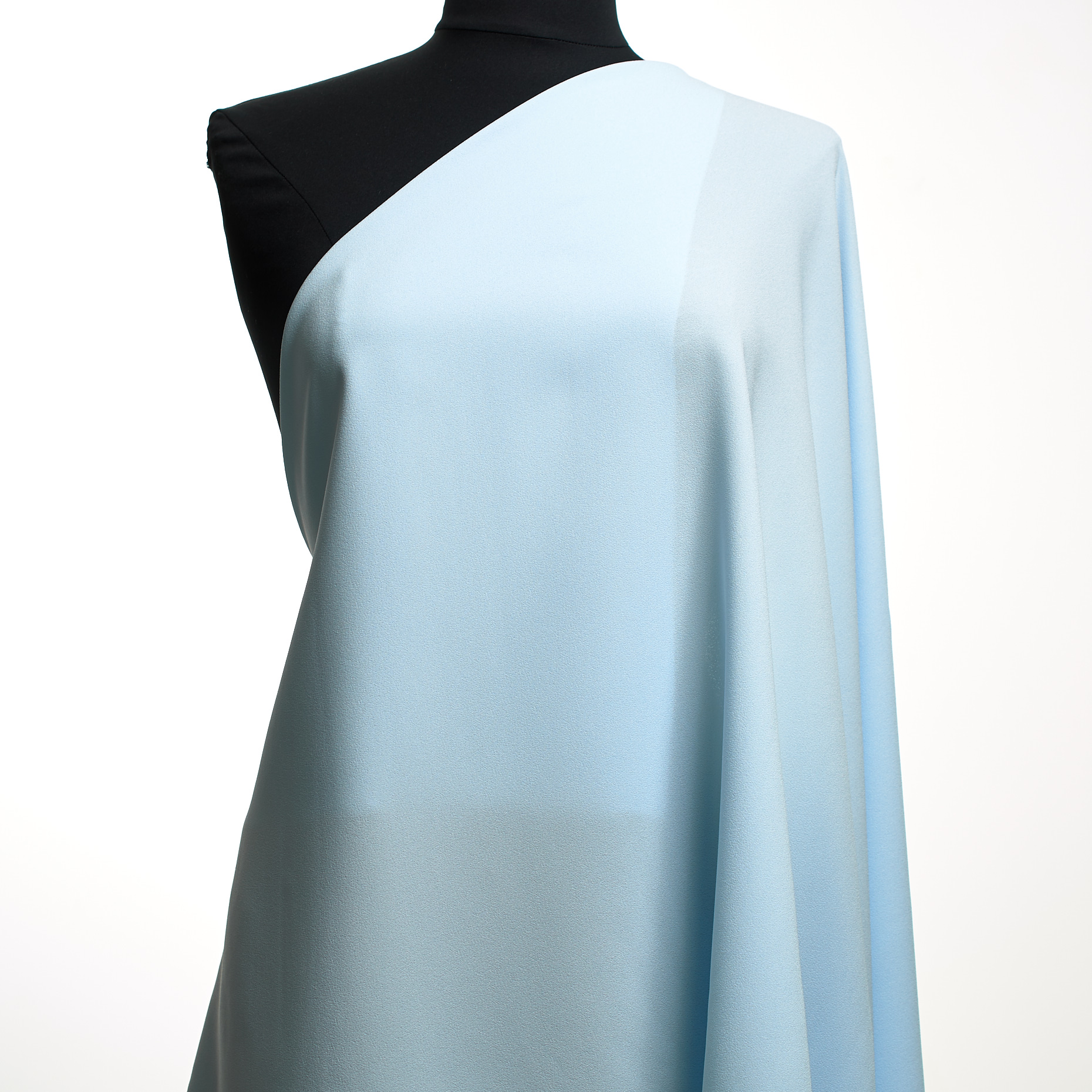 CRÊPE, VISCOSE, PLEIN AIR (F000046482) - Mannequin