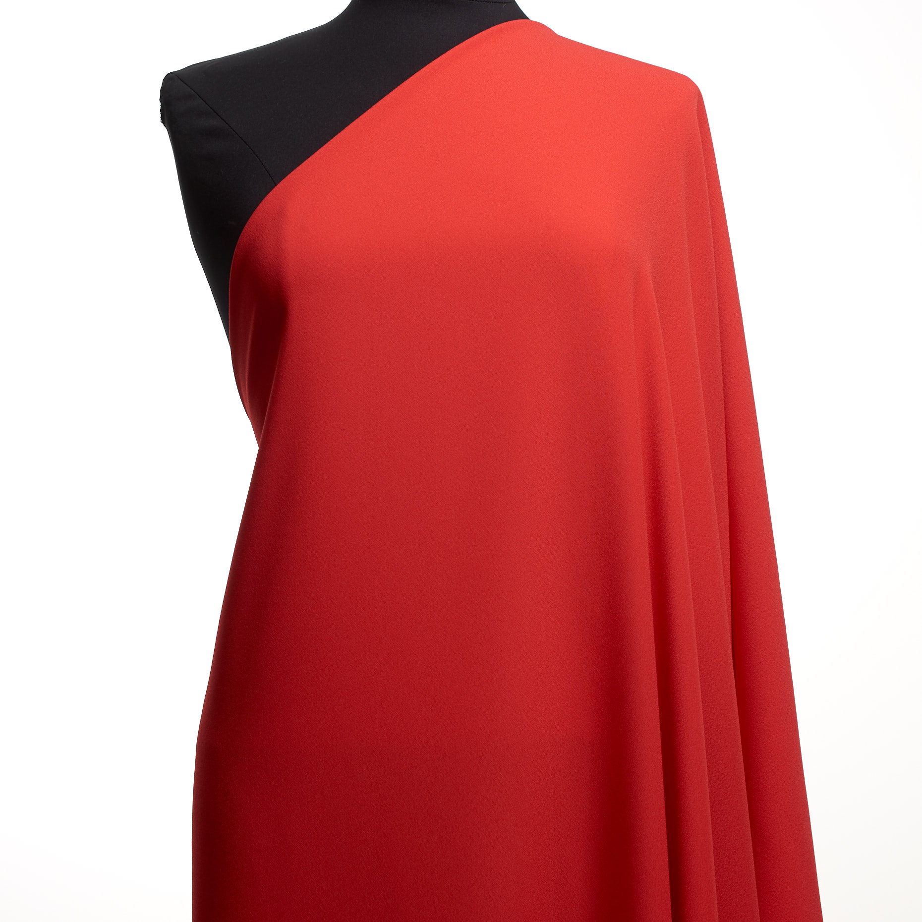 CRÊPE, SATIN, FIERY RED (F000038326) - Mannequin