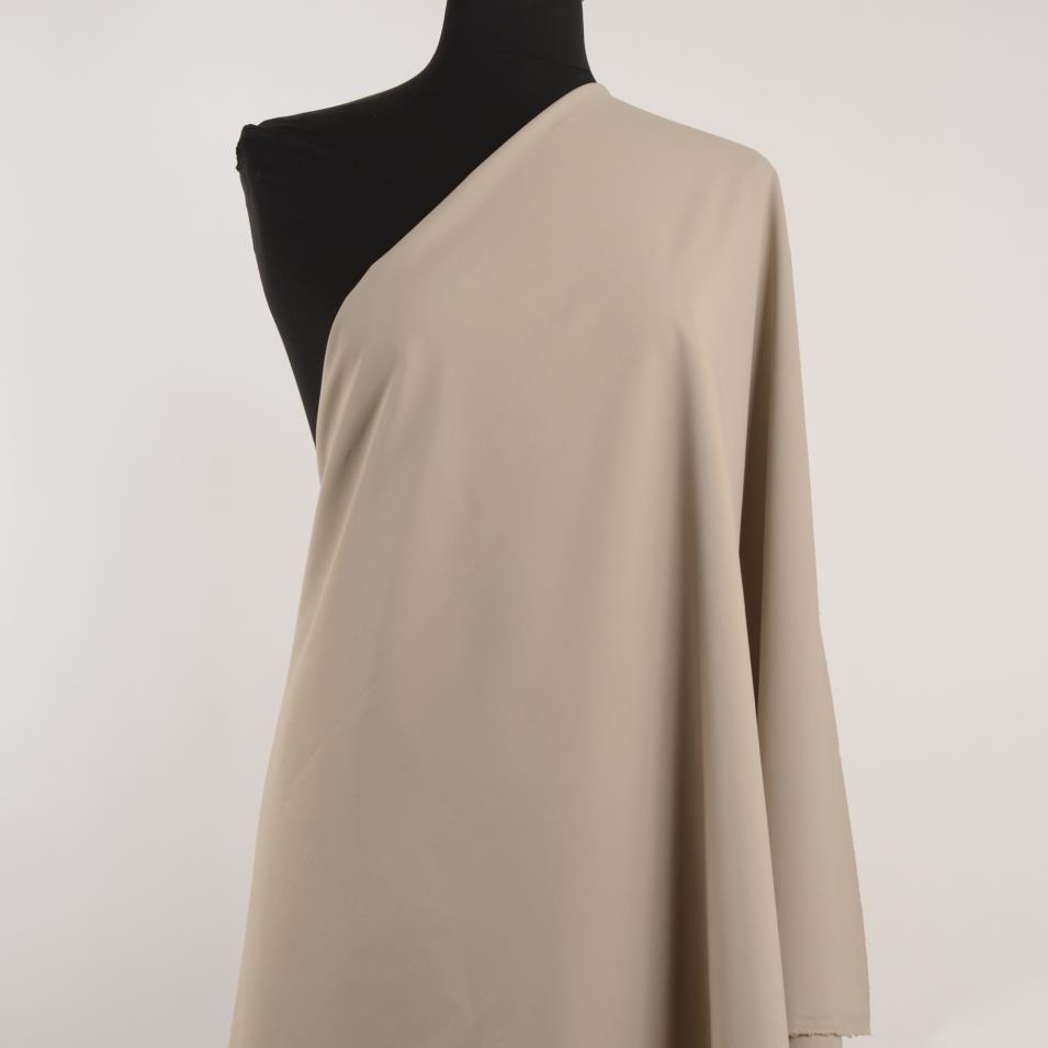 TWILL, COTTON BLEND, ELASTIC, OATMEAL (F000027389) - Mannequin