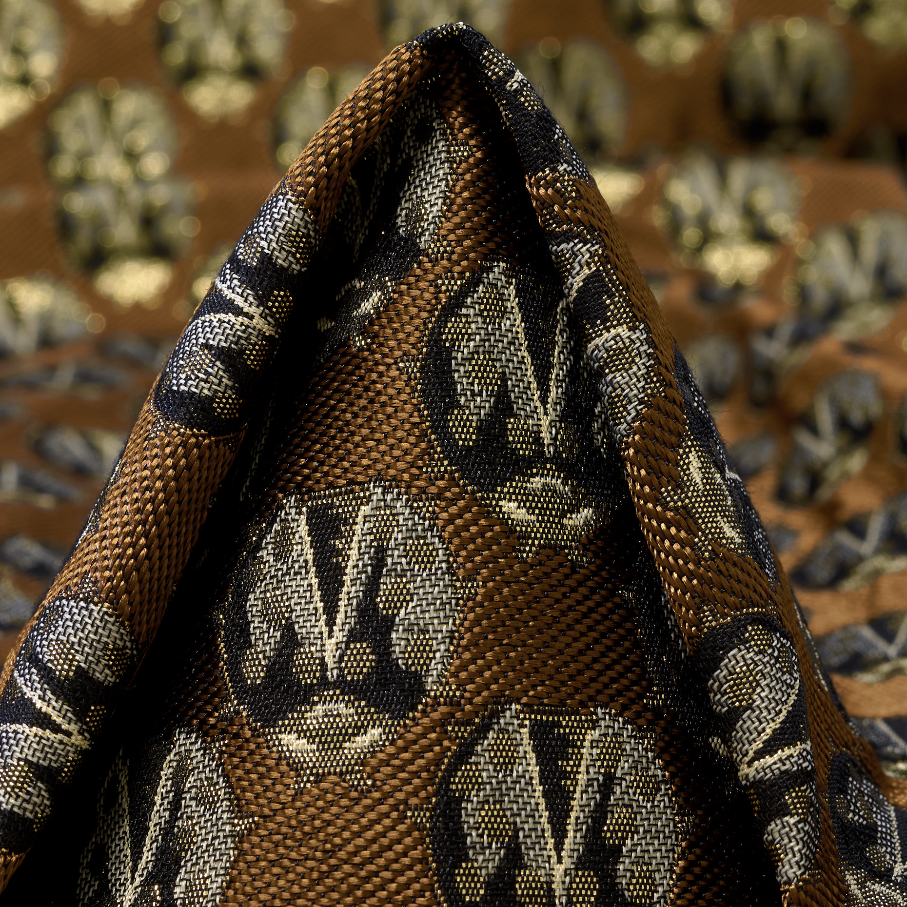 JACQUARD, COTTON BLEND, METALLIC, COGNAC&ANTHRACITE (P000003630)