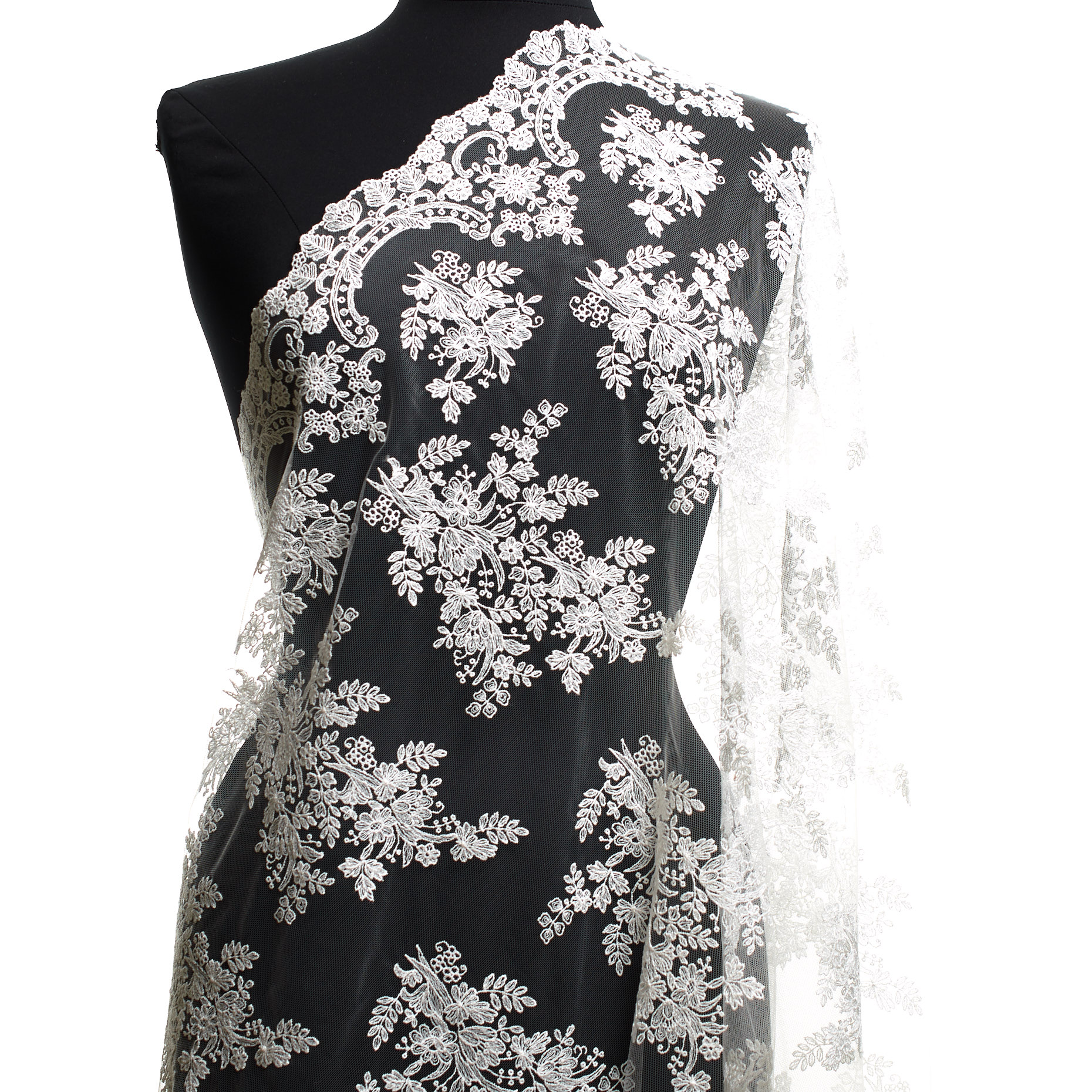 TULLE, EMBROIDERED, FLORAL, SNOW WHITE (B0000039) - Mannequin