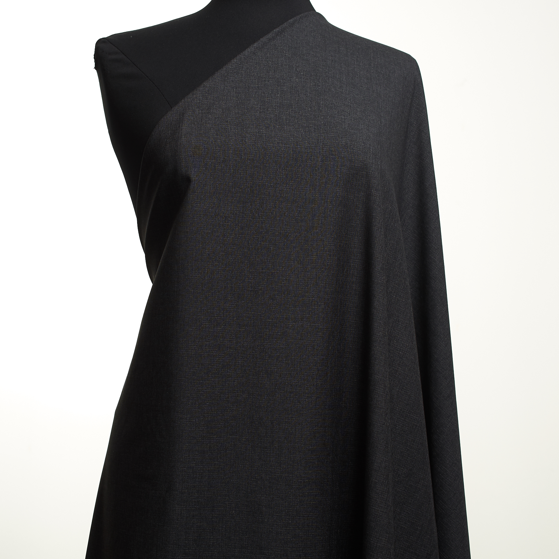 Feine Luxus Wolle, Seide, Micro Design, Black Sand (F000029760) - Schaufensterpuppe