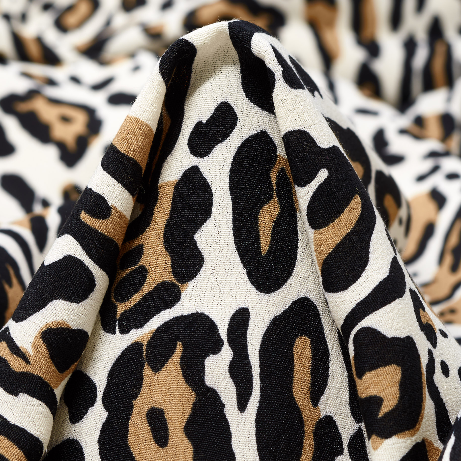 CRÊPE, VISCOSE, ANIMAL, IVORY&RAVEN BLACK (F000043273)