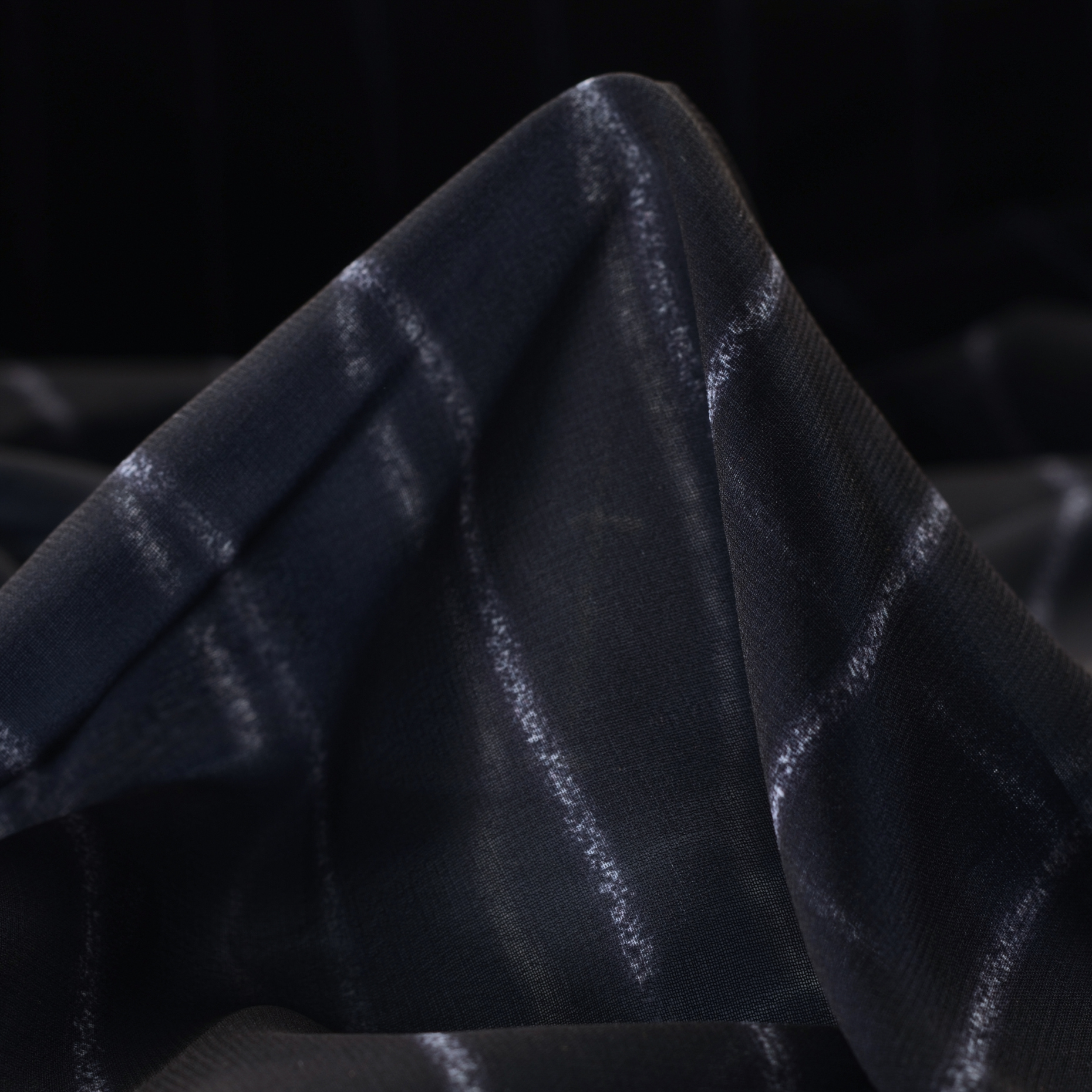 CHIFFON, STRIPES, PRINTED, RAVEN BLACK&BRILLIANT WHITE (F000022750)