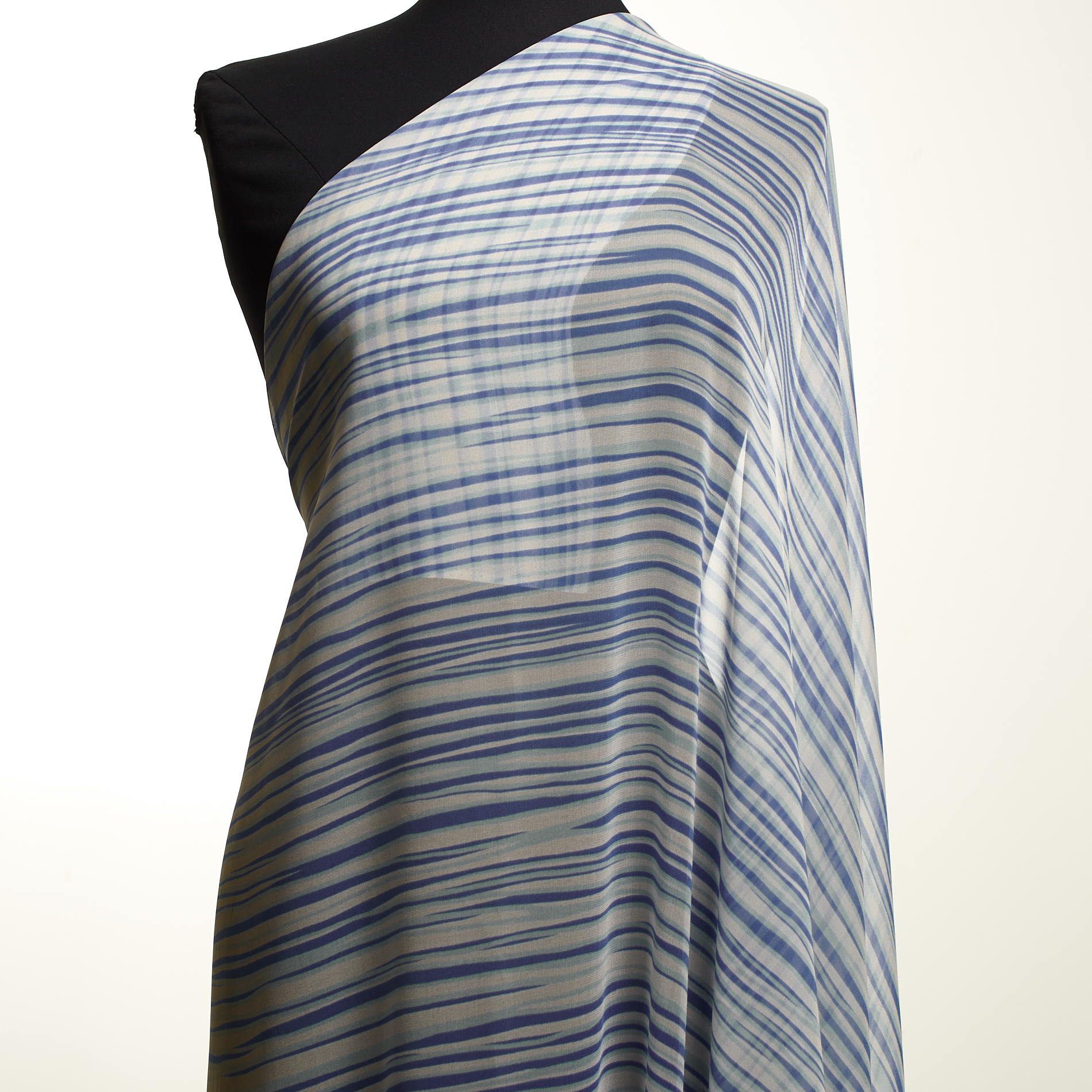 Шелк, Креп, Полоска, Dream Blue (F0000399) - Манекен