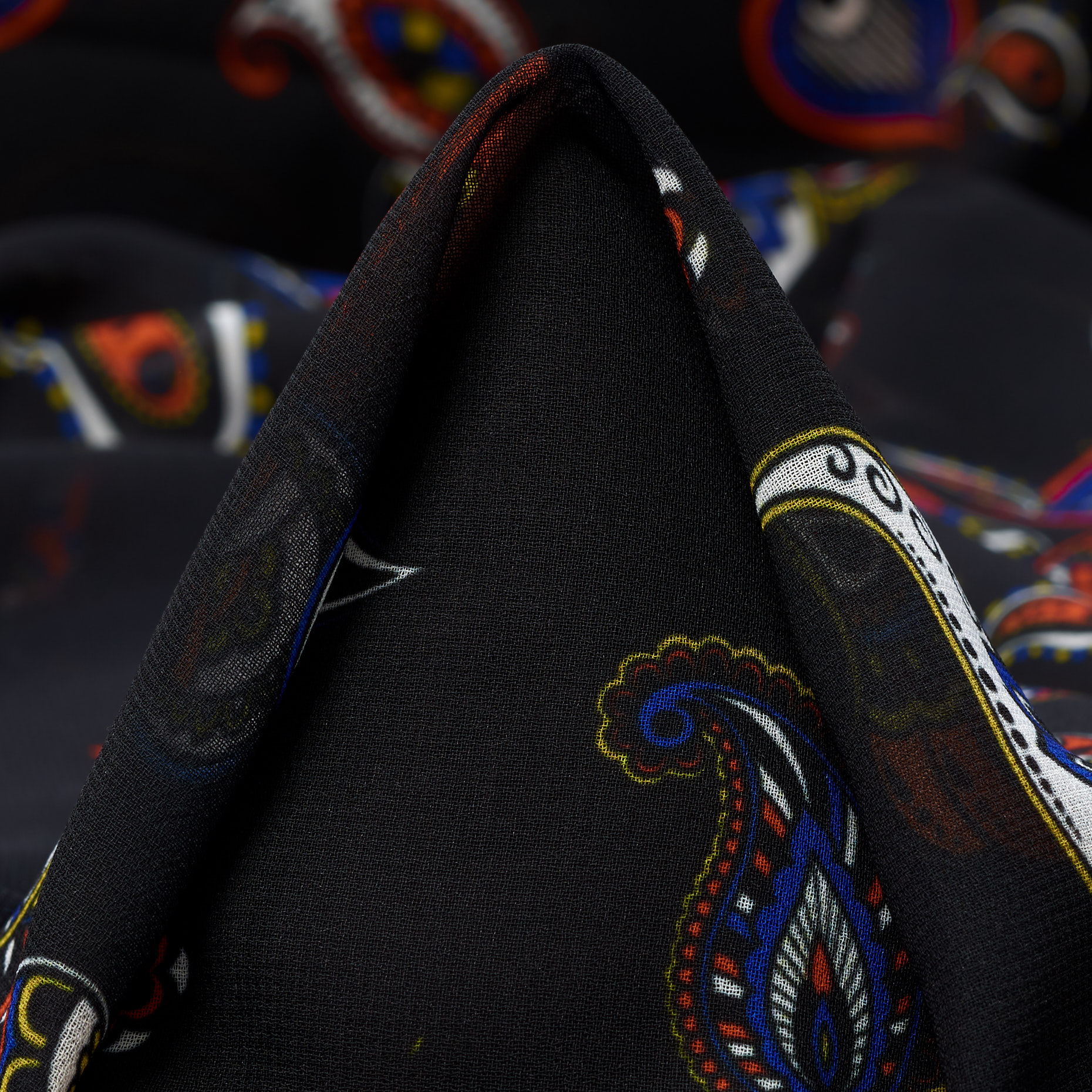 CHIFFON, PAISLEY, RED ALERT&RAVEN BLACK (F000041288)