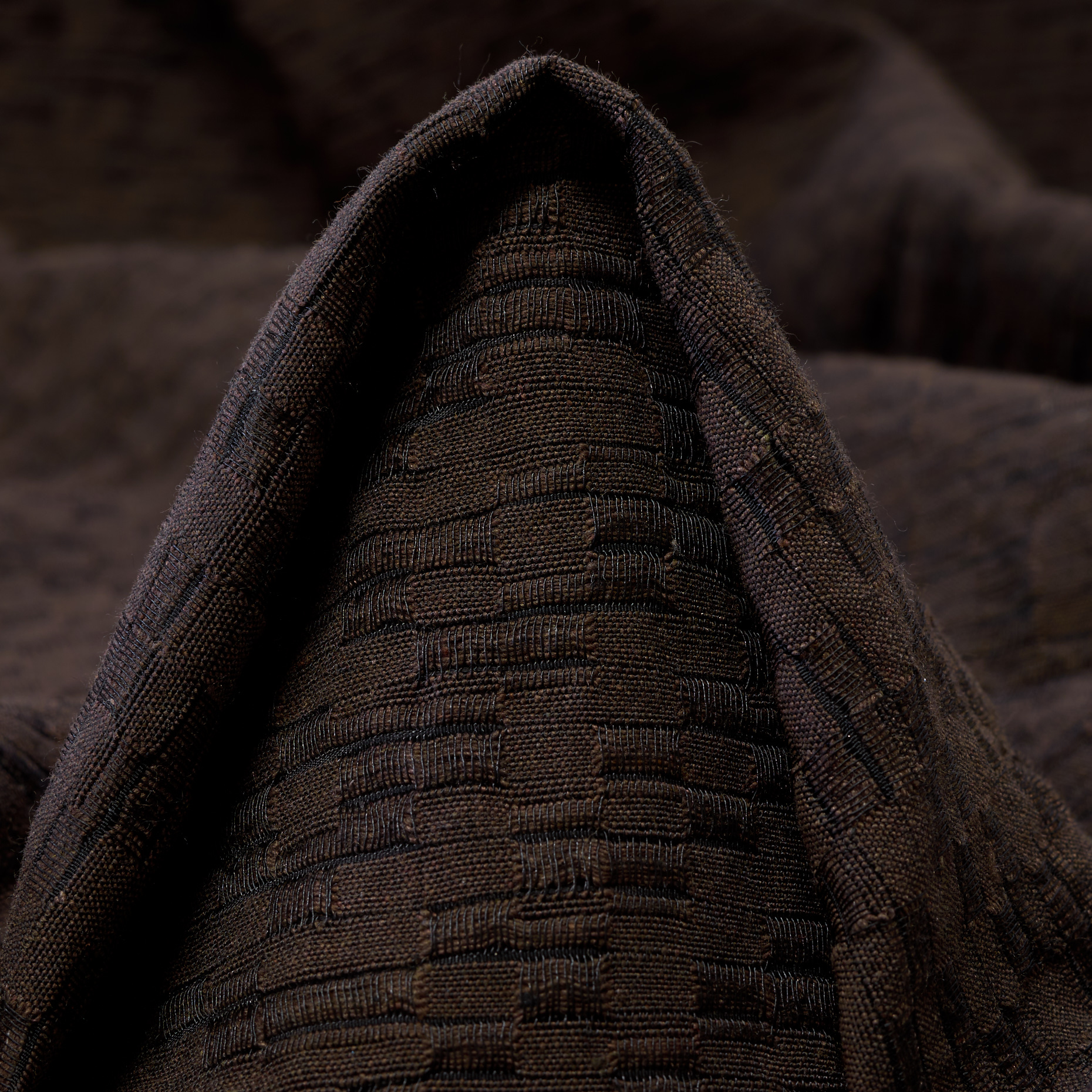 COTTON, VISCOSE BLEND, MICRO STRUCTURE, SEAL BROWN (F000045525)