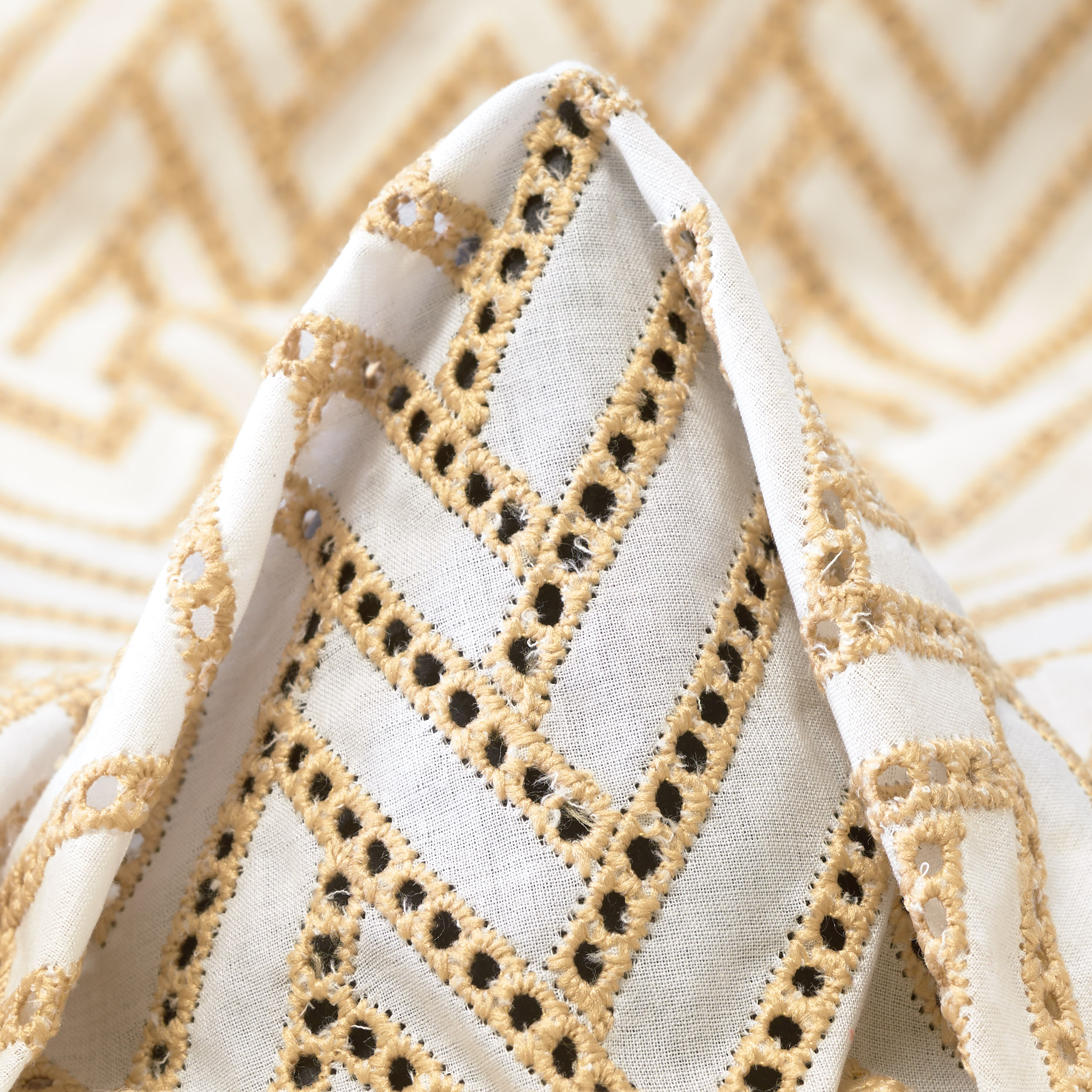 LACE, LIGHT COTTON, PRINTED, APRICOT&SNOW WHITE (F000039837)