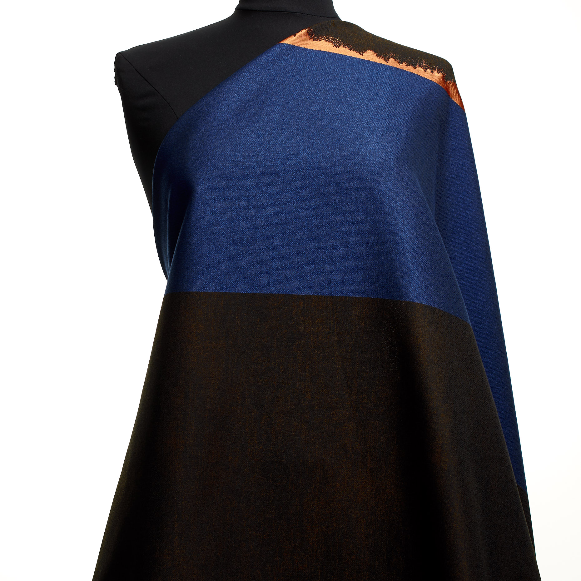 JACQUARD, VISCOSE, ULTRA MARINE&PEACH MELBAR (F000022588) - Mannequin