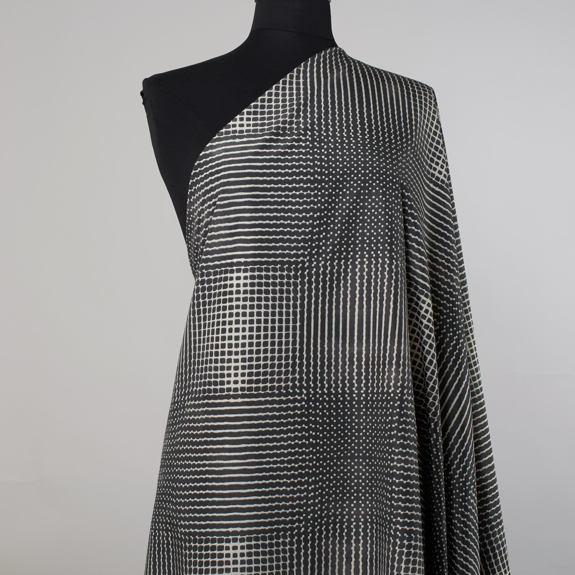 OUTDOOR, PRINTED, STEEL GRAY&IVORY (F000026589) - Mannequin