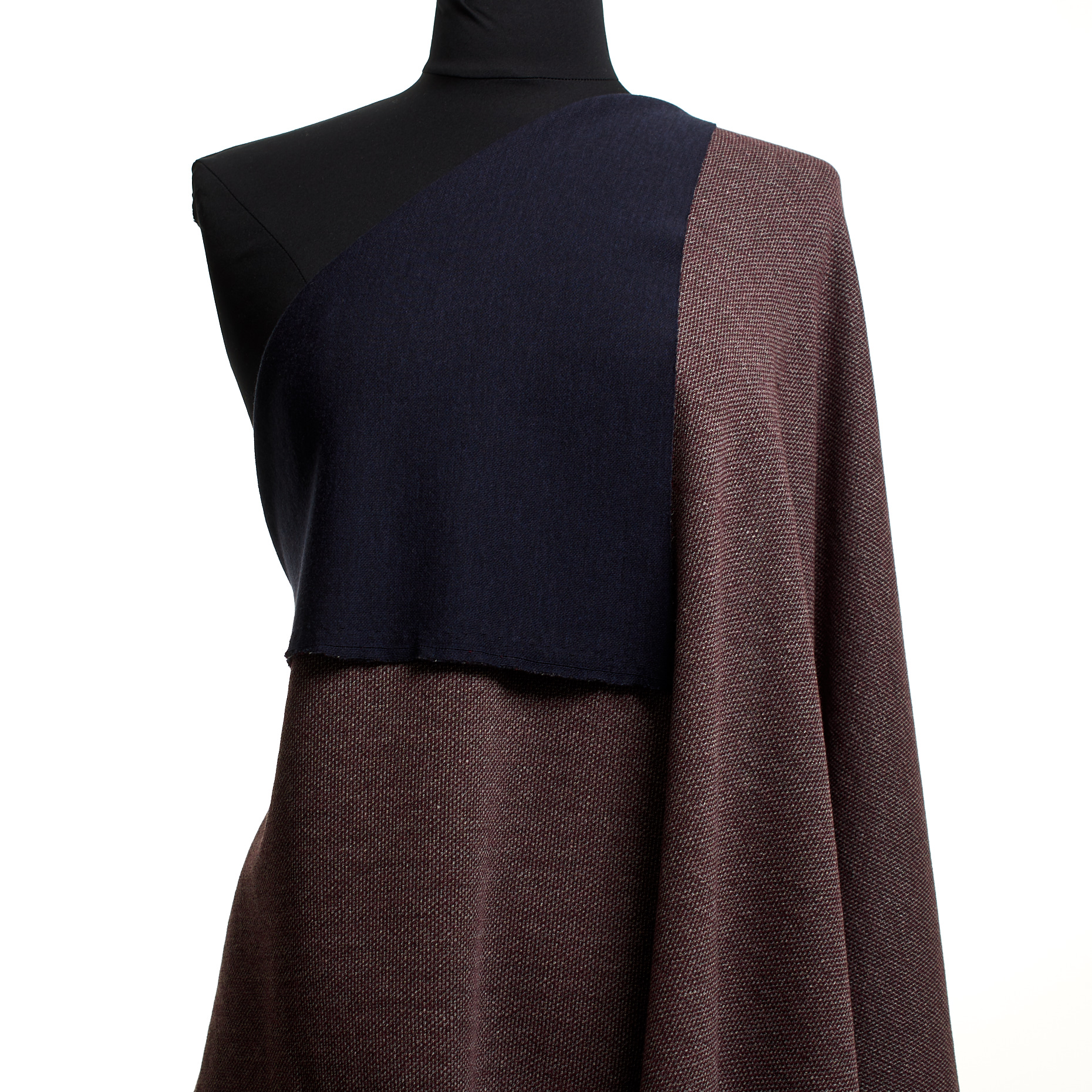 Double Jersey, Viskose Mix, Micro Design, Cabernet&Ghost Gray (F000047489) - Schaufensterpuppe