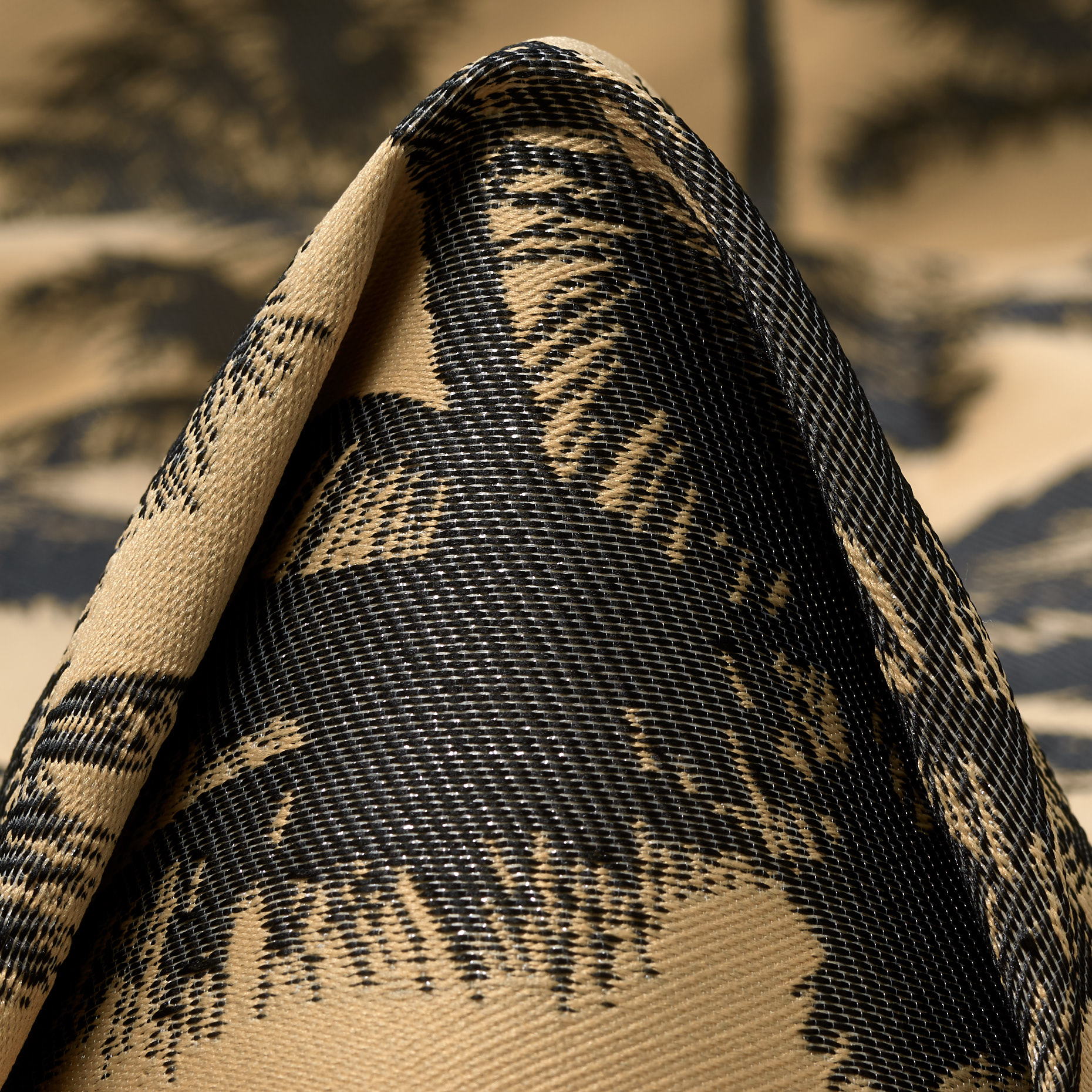 JACQUARD, FLORAL, MOJAVE DESERT&RAVEN BLACK (P000003240)