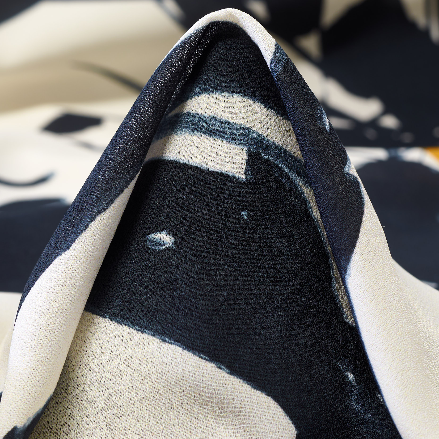 Crêpe, Estampado, Cream Gold&Black Sand