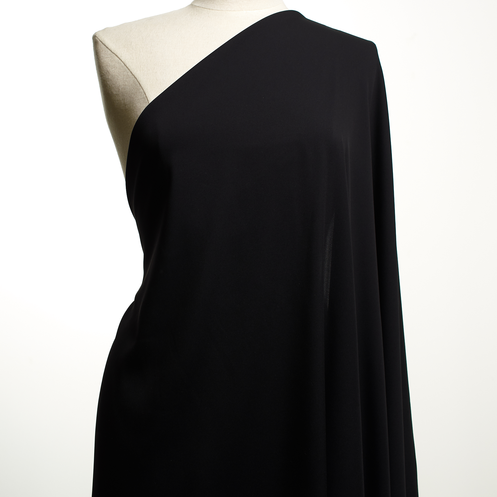 CRÊPE, SILK, ELASTIC, POLAR NIGHT (C0000230) - Mannequin