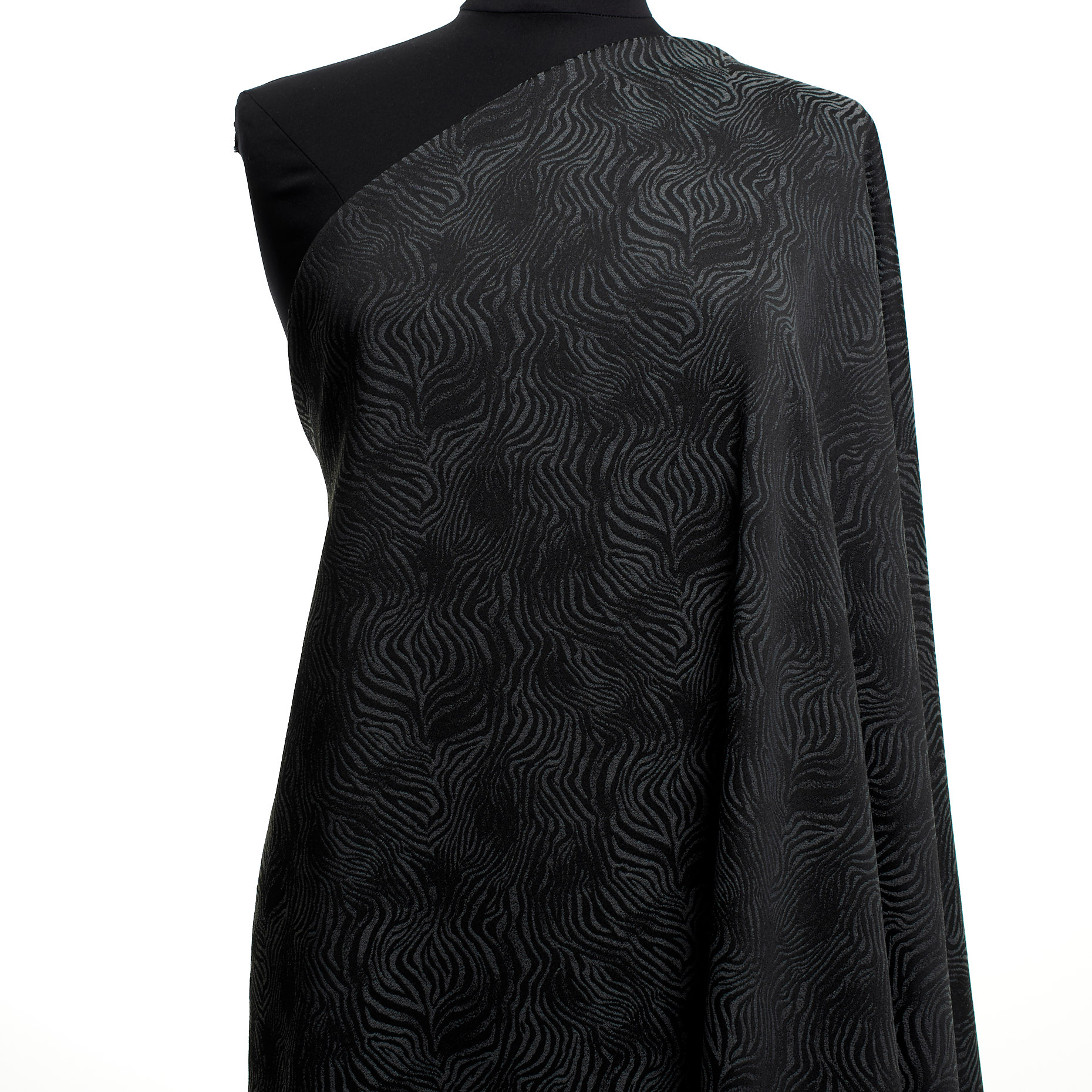 JACQUARD, ELASTIC, ANIMAL, BLACKENED PEARL (F000042640) - Mannequin