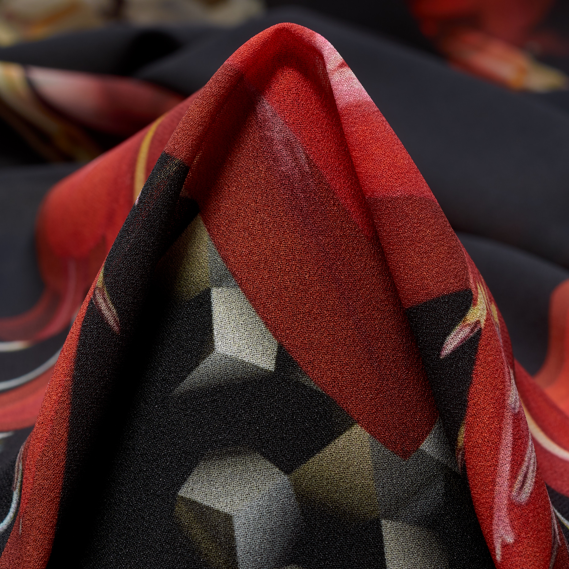 CRÊPE DE CHINE, FLORAL, BLACK SAND&LAVA FALLS (F000025289)