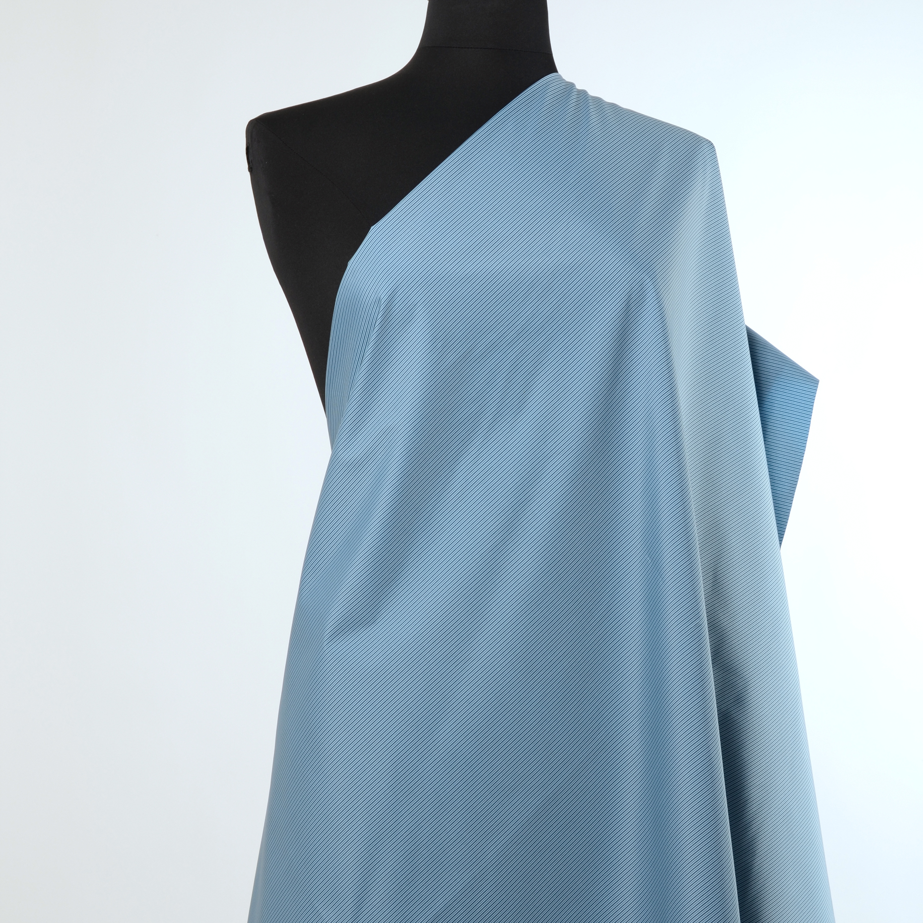 LINING, STRIPES, INDIGO SKY (F000013534) - Mannequin
