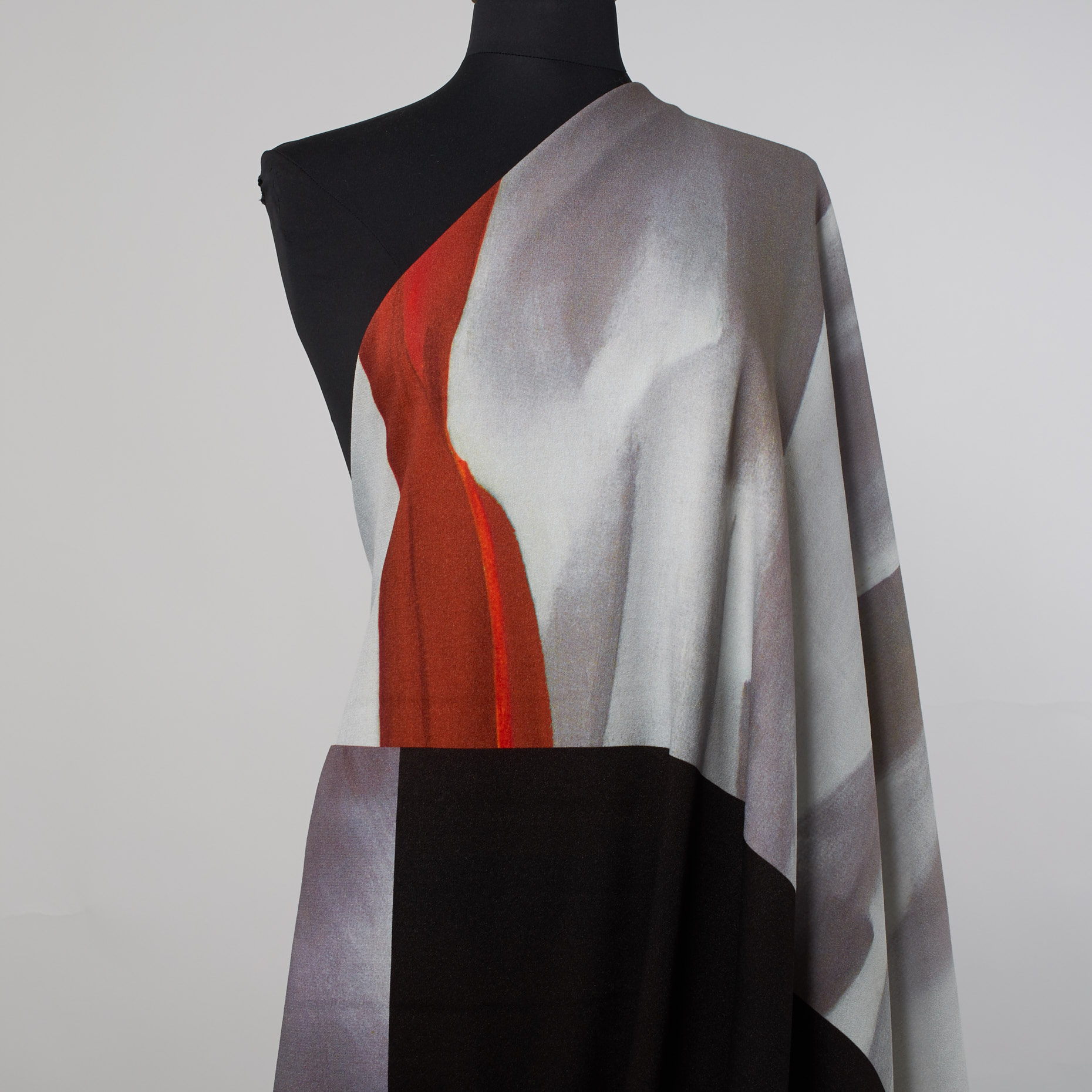 CRÊPE, VISCOSE, BLACK COFFEE (F000026563) - Mannequin