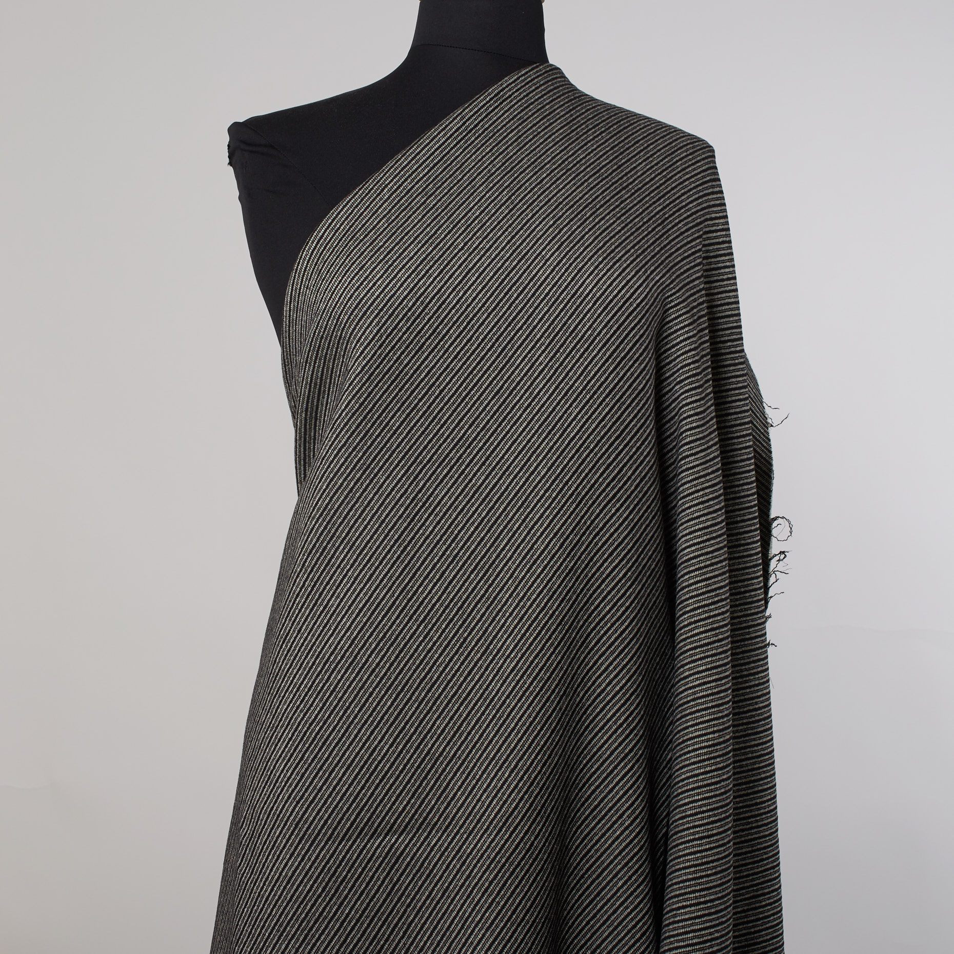 DIAGONAL, WOOL, ELASTIC, BLACK&IVORY (F000024229) - Mannequin