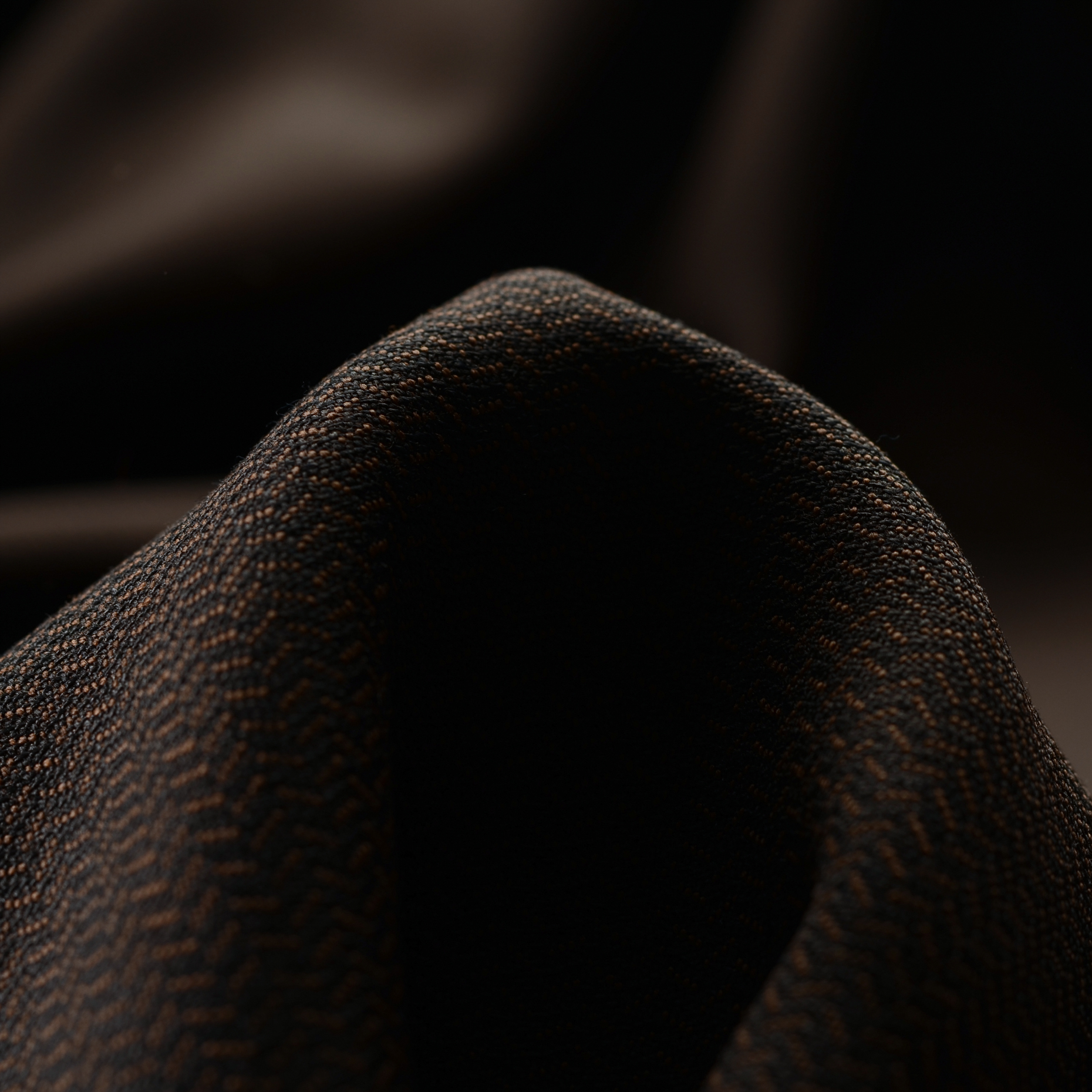 FINE WOOL, MICRO DESIGN, HERRINGBONE, MAROON BLACK (F000008554)