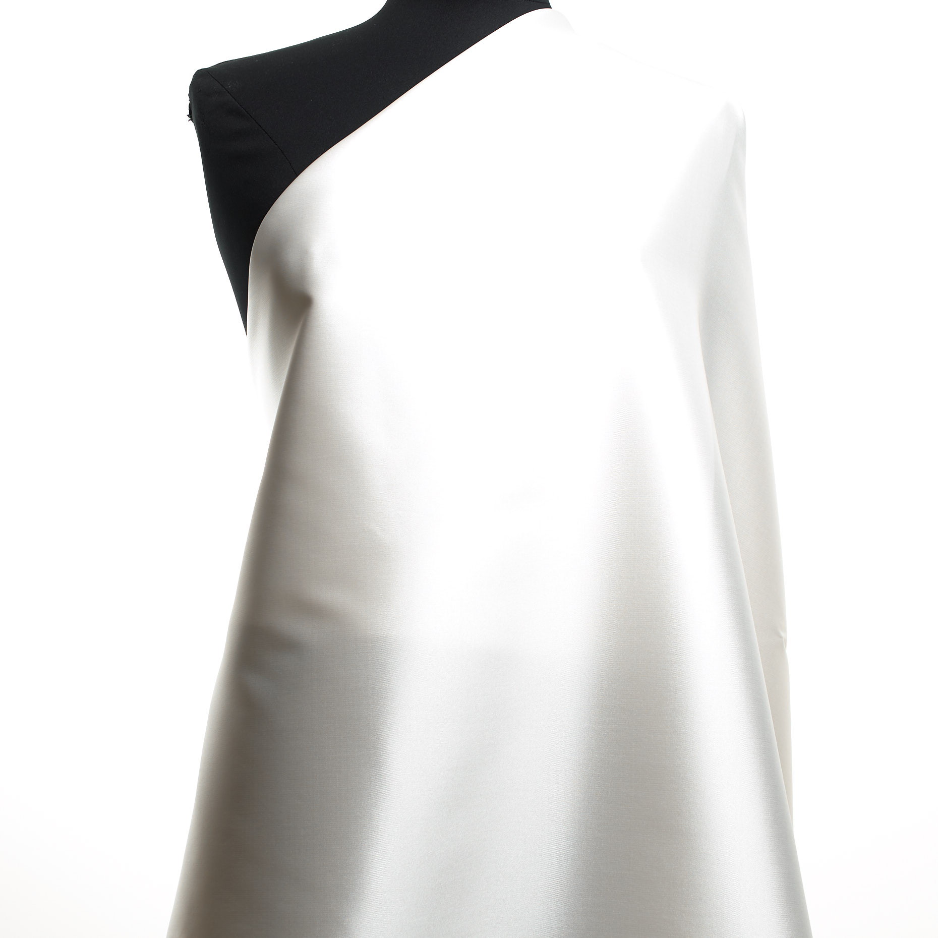 TAFFETA, SILK, BRILLIANT WHITE (B0000017) - Mannequin