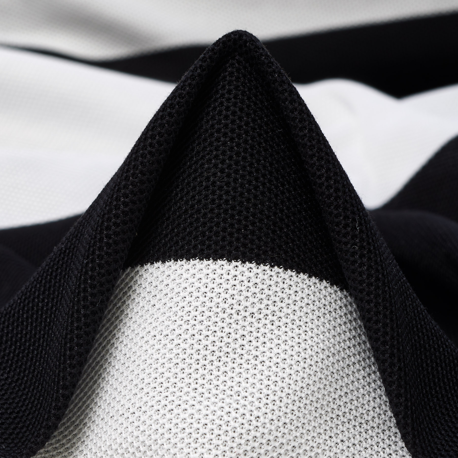 PIQUÉ, COTTON, RAVEN BLACK&BRILLIANT WHITE (F000042151)