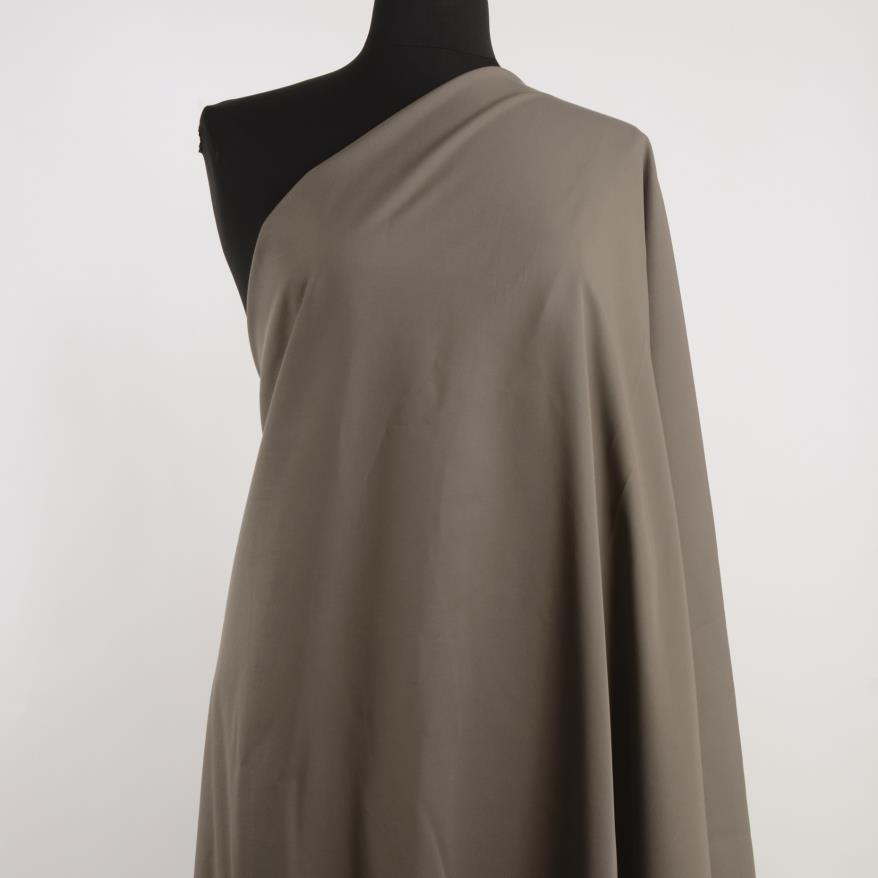 GABARDINE, COTTON BLEND, ELASTIC, KHAKI (F000030289) - Mannequin