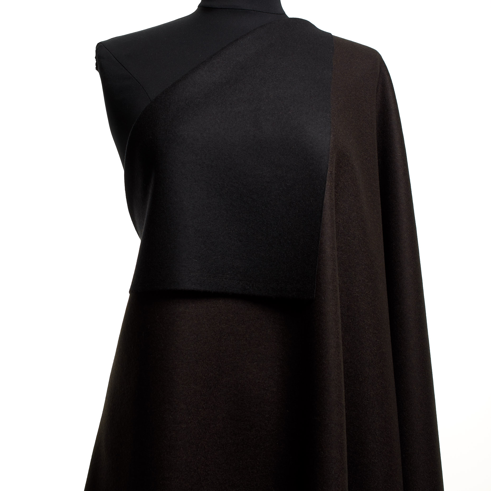 Двойной, Джерси, Варёная Шерсть, Raven Black&Hot Fudge (F000044717) - Манекен