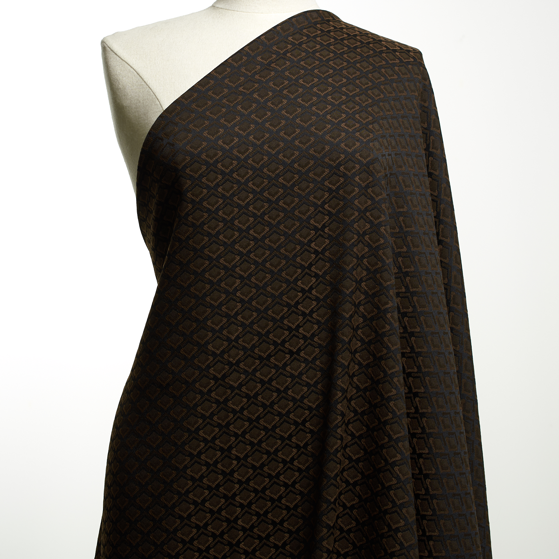JACQUARD, ELASTIC, MAHOGANY (P2-0001950) - Mannequin