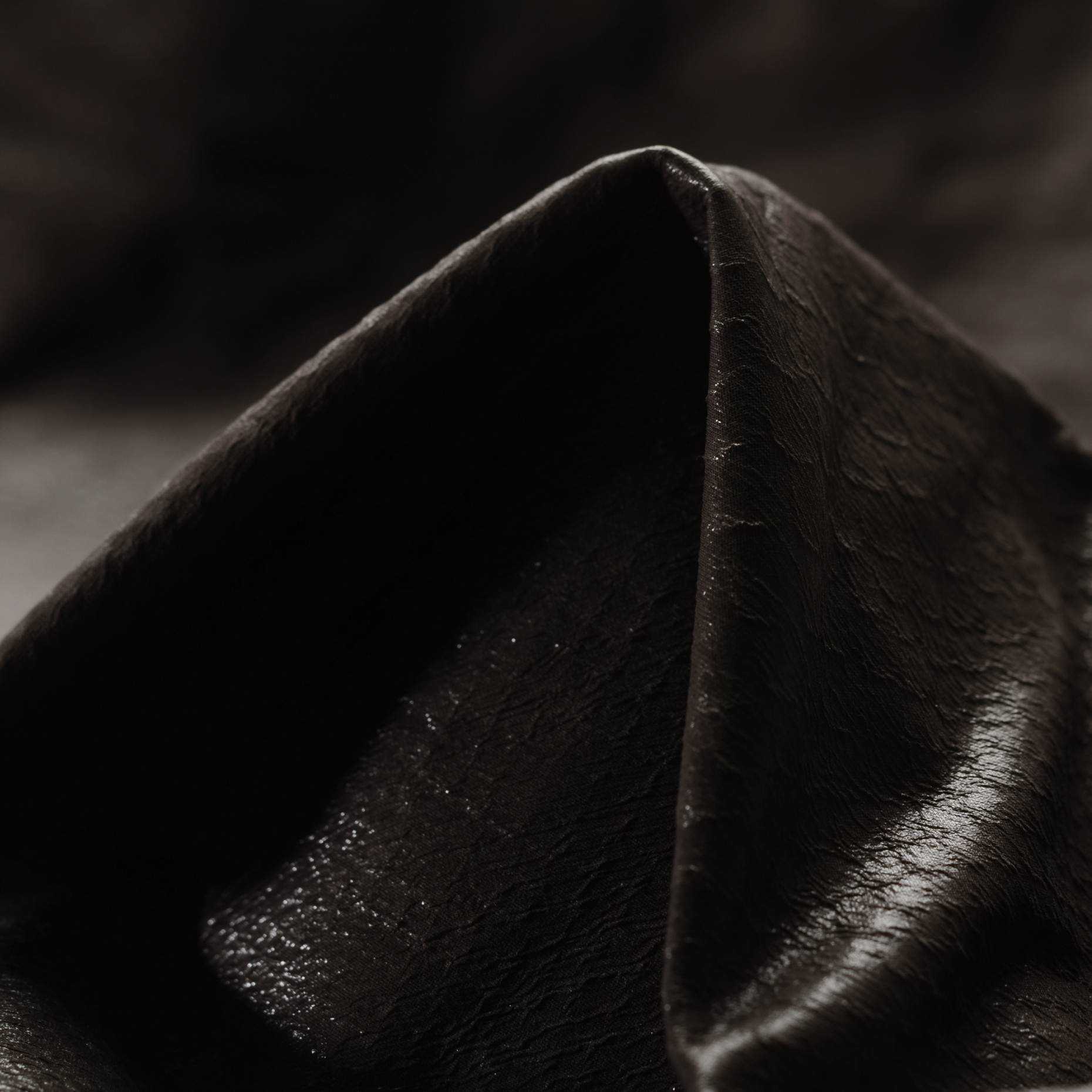 VEGAN LEATHER, JERSEY, PRINTED, DARK TAUPE (F000015163)