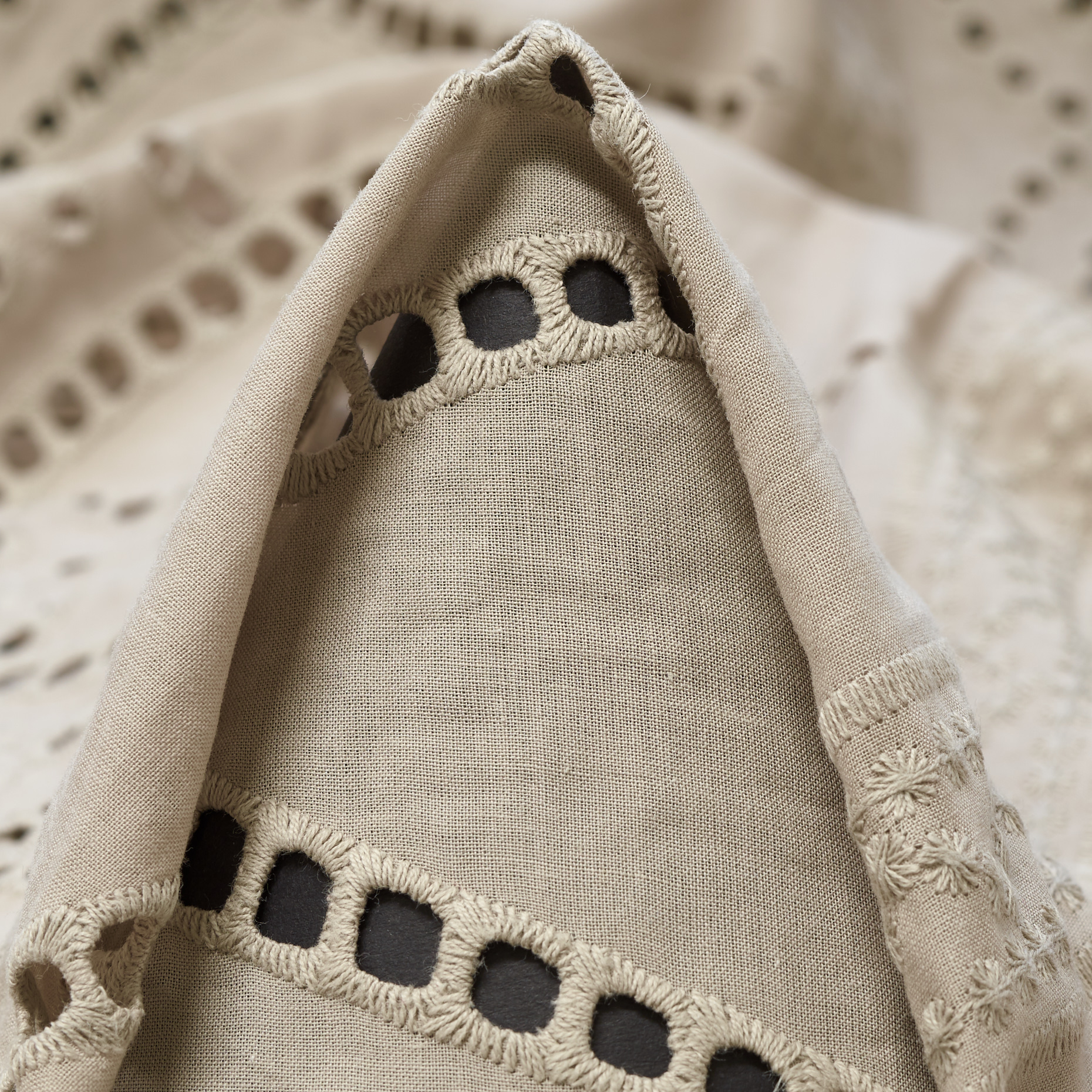 POPLIN, COTTON, EMBROIDERED, SILVER BIRCH (F000049280)