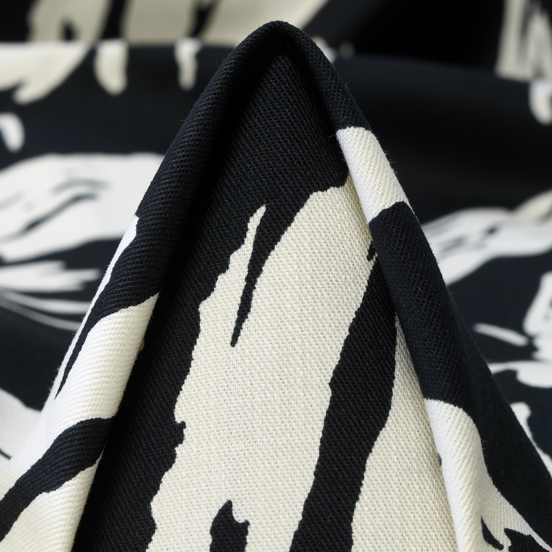 TWILL, COTTON, FLORAL, BLACK BEAUTY&SNOW WHITE (F000049405)