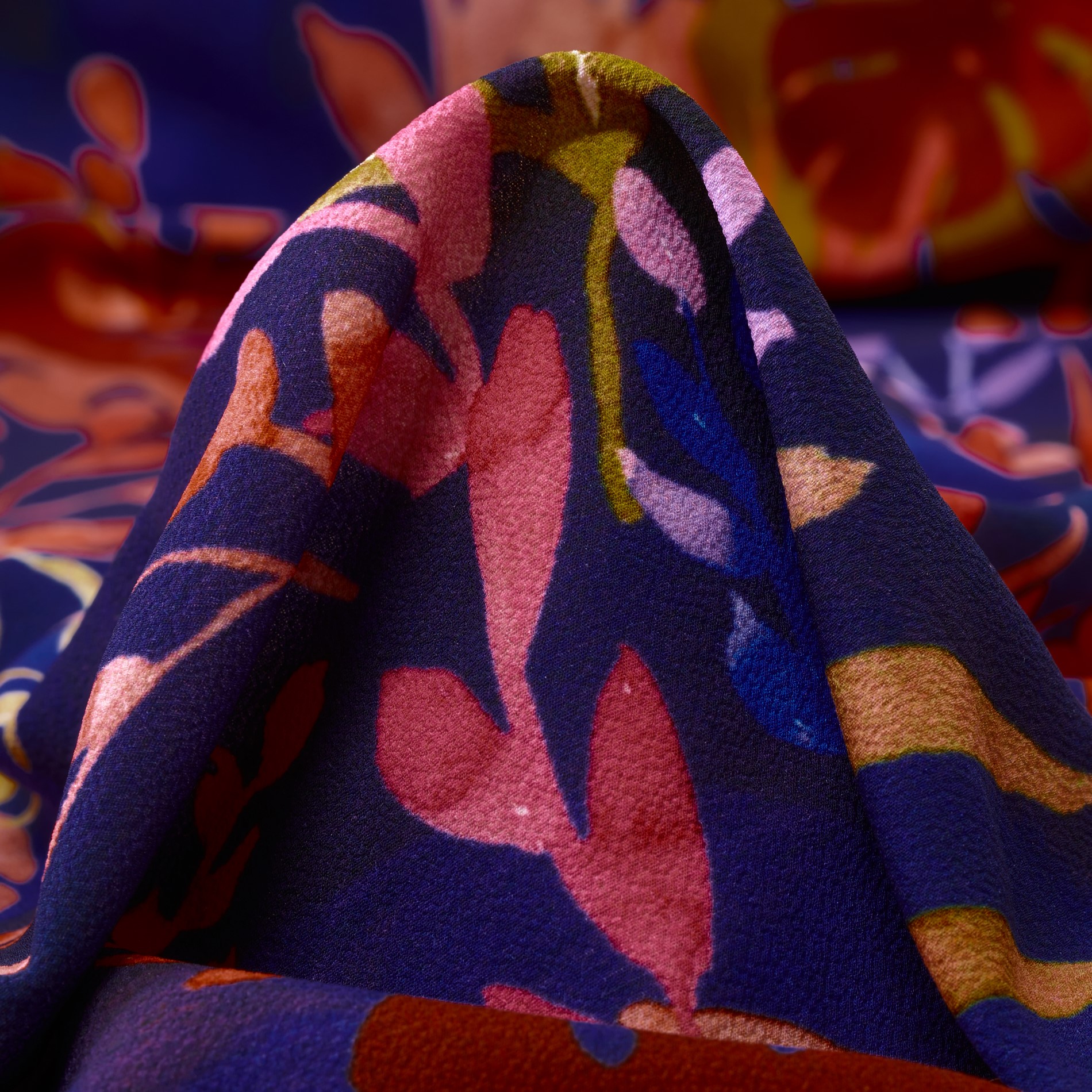 CRÊPE, ELASTIC, FLORAL, RED ALERT&BLUE DEPTHS (F000031169)