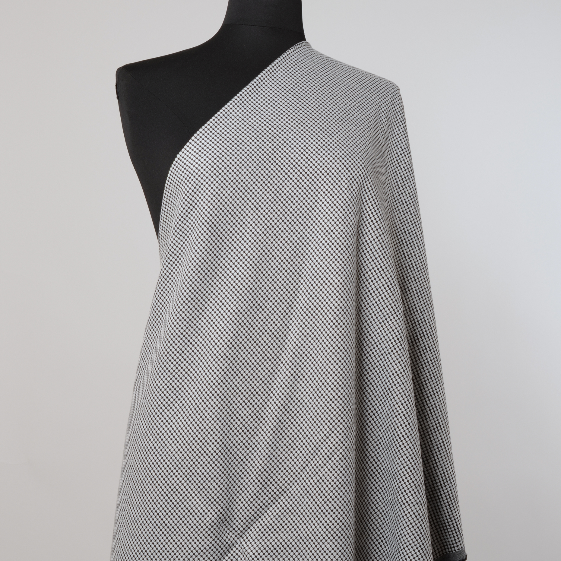 JACQUARD, WOOL, DOTS, BRILLIANT WHITE&BLACK (F000017912) - Mannequin