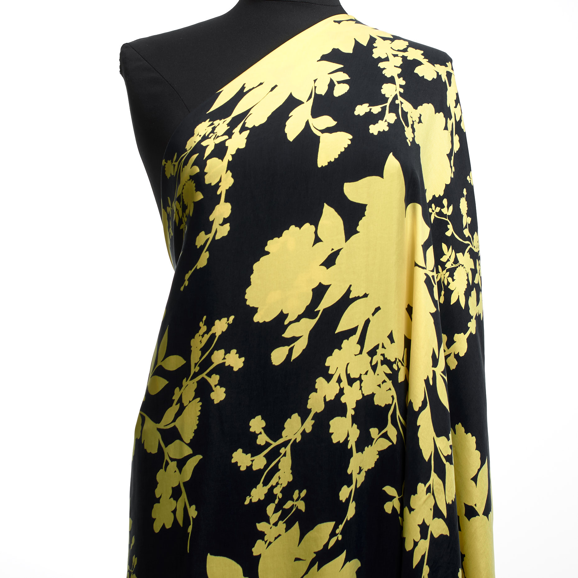 Купра, Сатин, Цветы, Raven Black&Golden Haze (F000041562) - Манекен