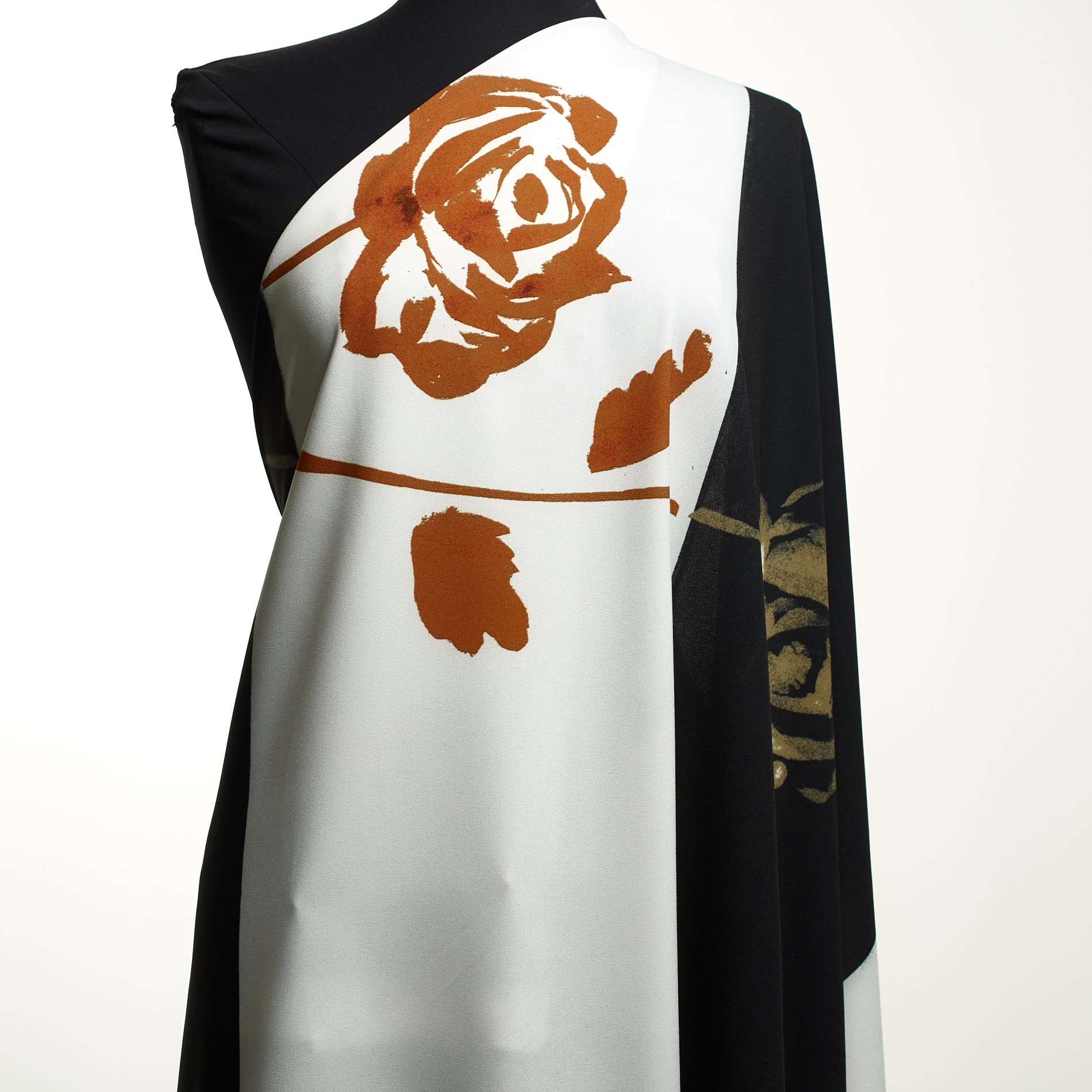 Krepa, Drukowane, Brilliant White&Dusted Clay (F000031356) - Manekin