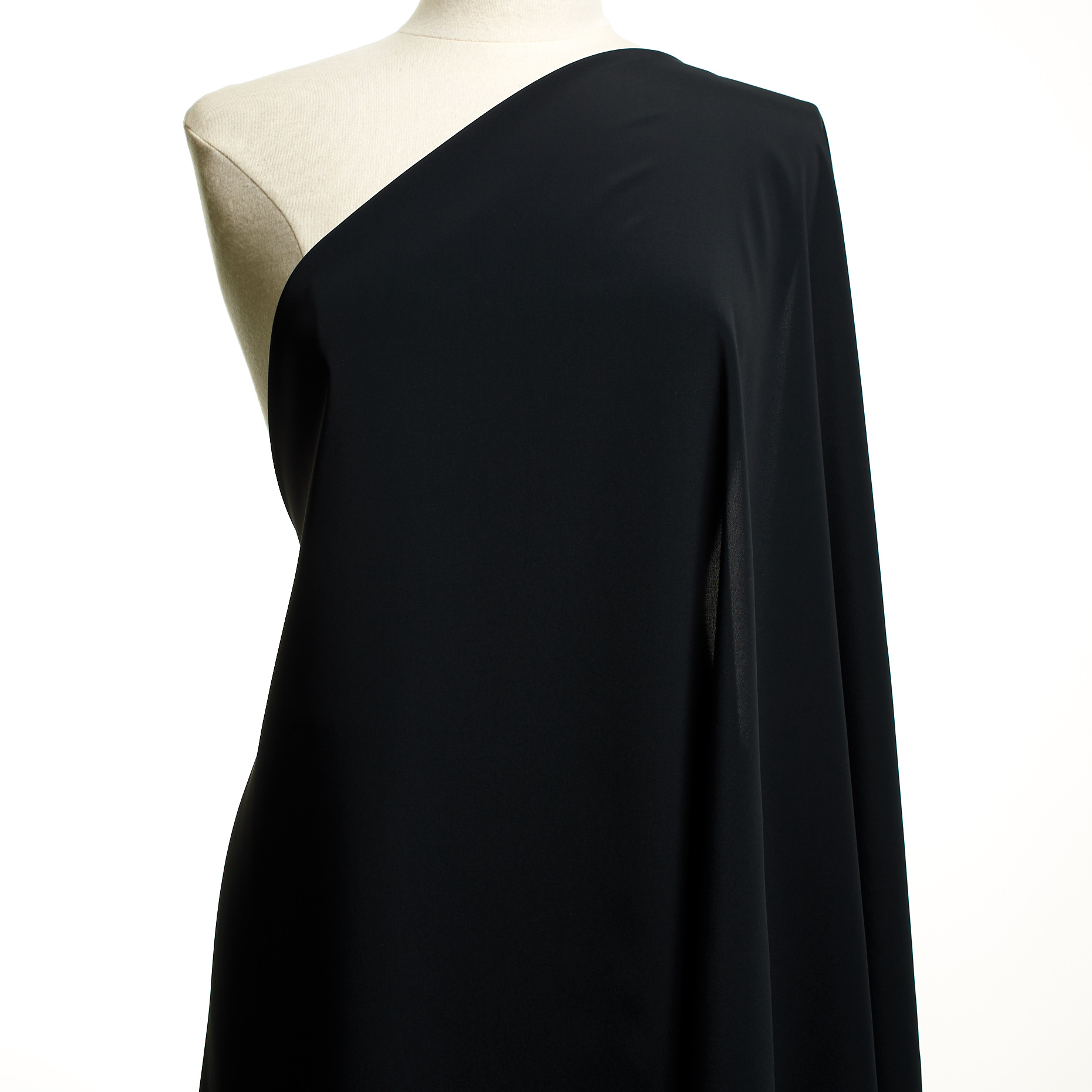  Крепдешин, Ацетат, Blackened Pearl (F000048889) - Манекен