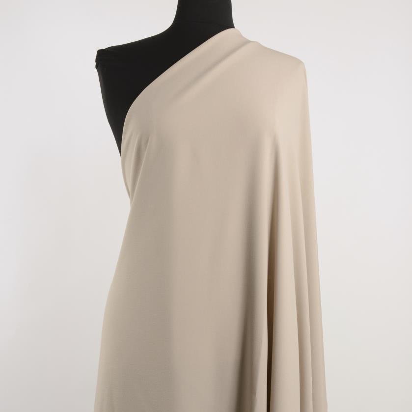 CRÊPE, VISCOSE BLEND, ELASTIC, BROWN RICE (F000030306) - Mannequin