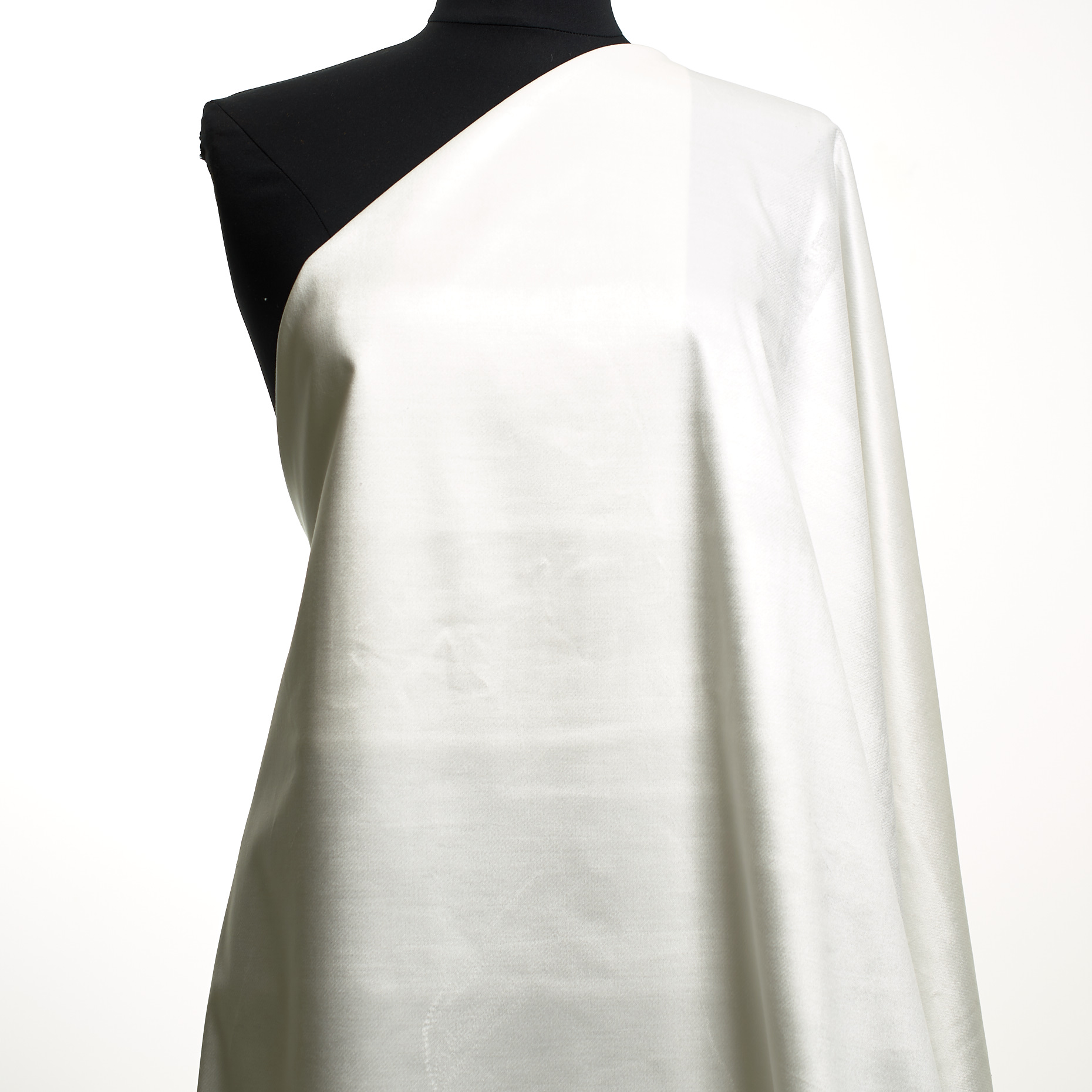 VELVET, COTTON, SNOW WHITE (F000026988) - Mannequin