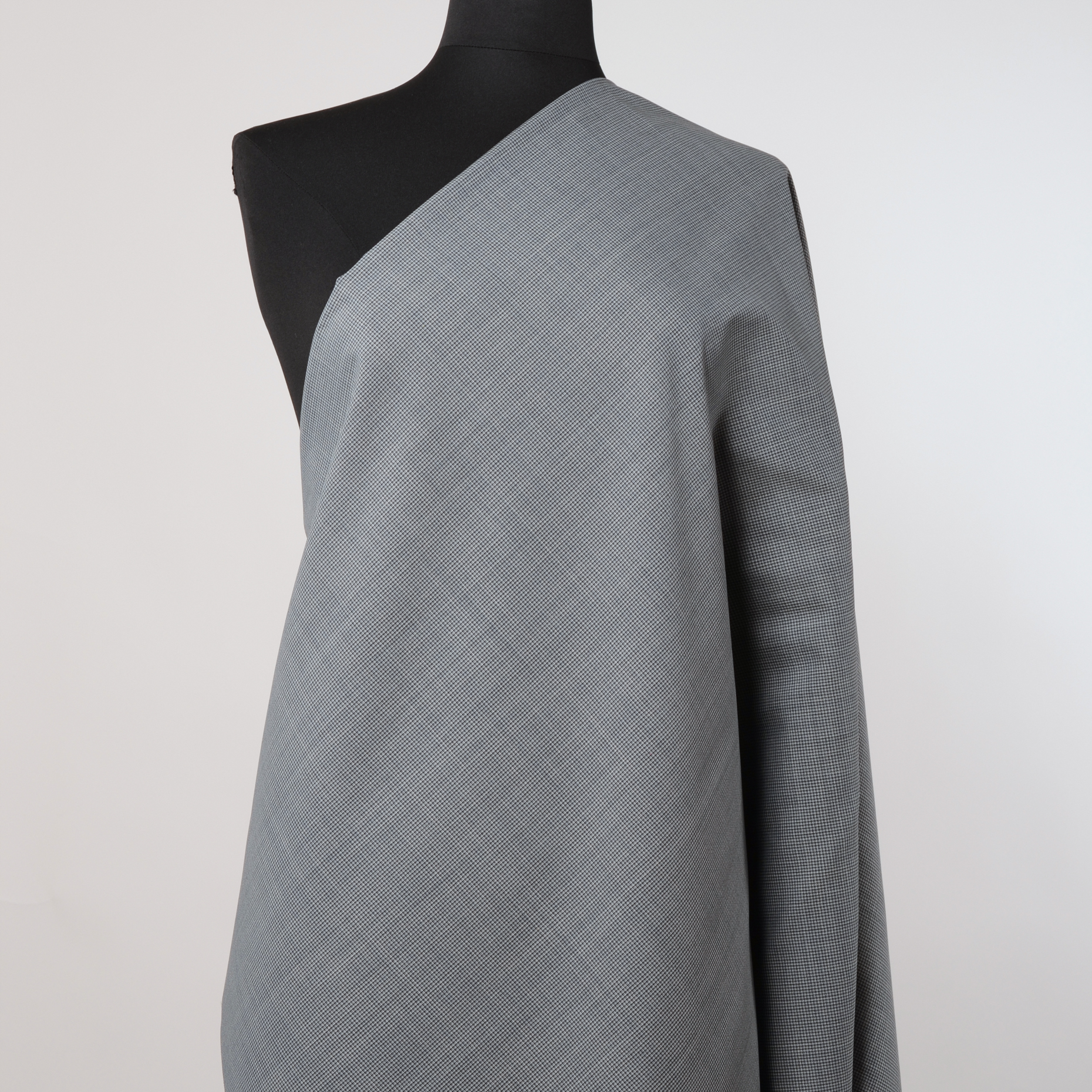 COOL WOOL, MICRO DESIGN, MELANGE, STONEWASHED DENIM (F000017367) - Mannequin