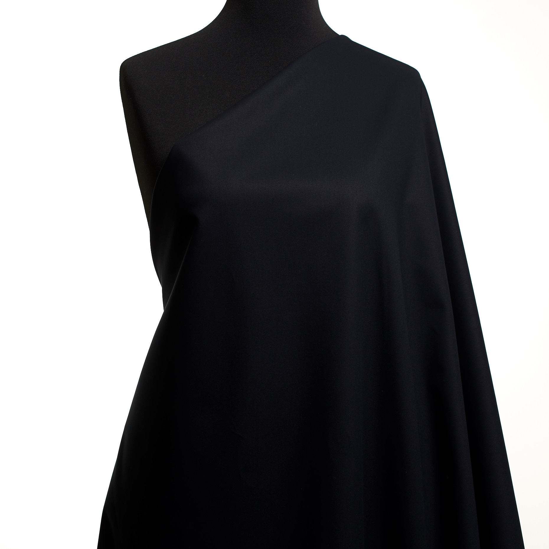 Sarga, Algodón Elástico, Polar Night (F000029592) - Maniquí