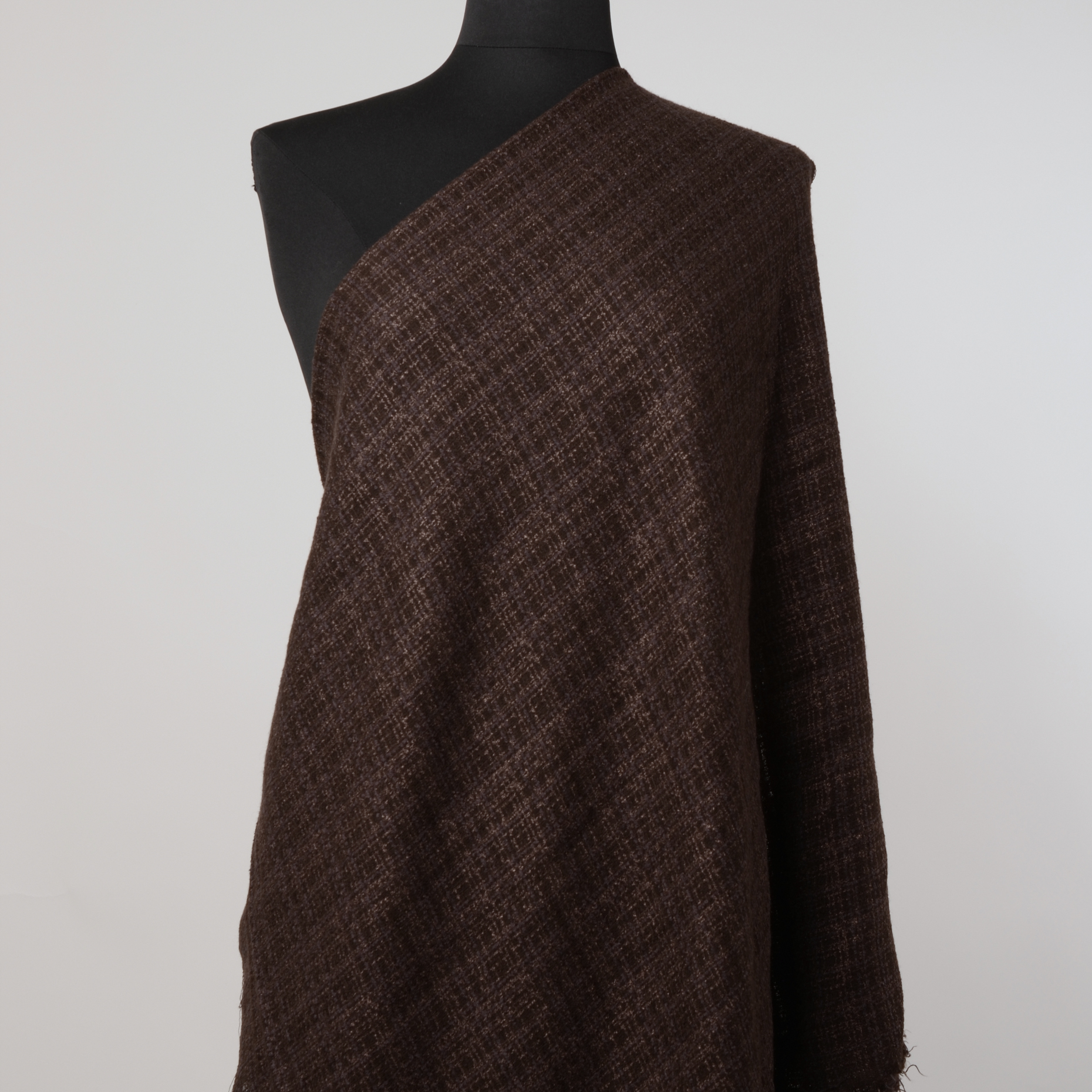 VIRGIN WOOL, BOUCLÉ, CHECK, FRENCH ROAST (F000020675) - Mannequin