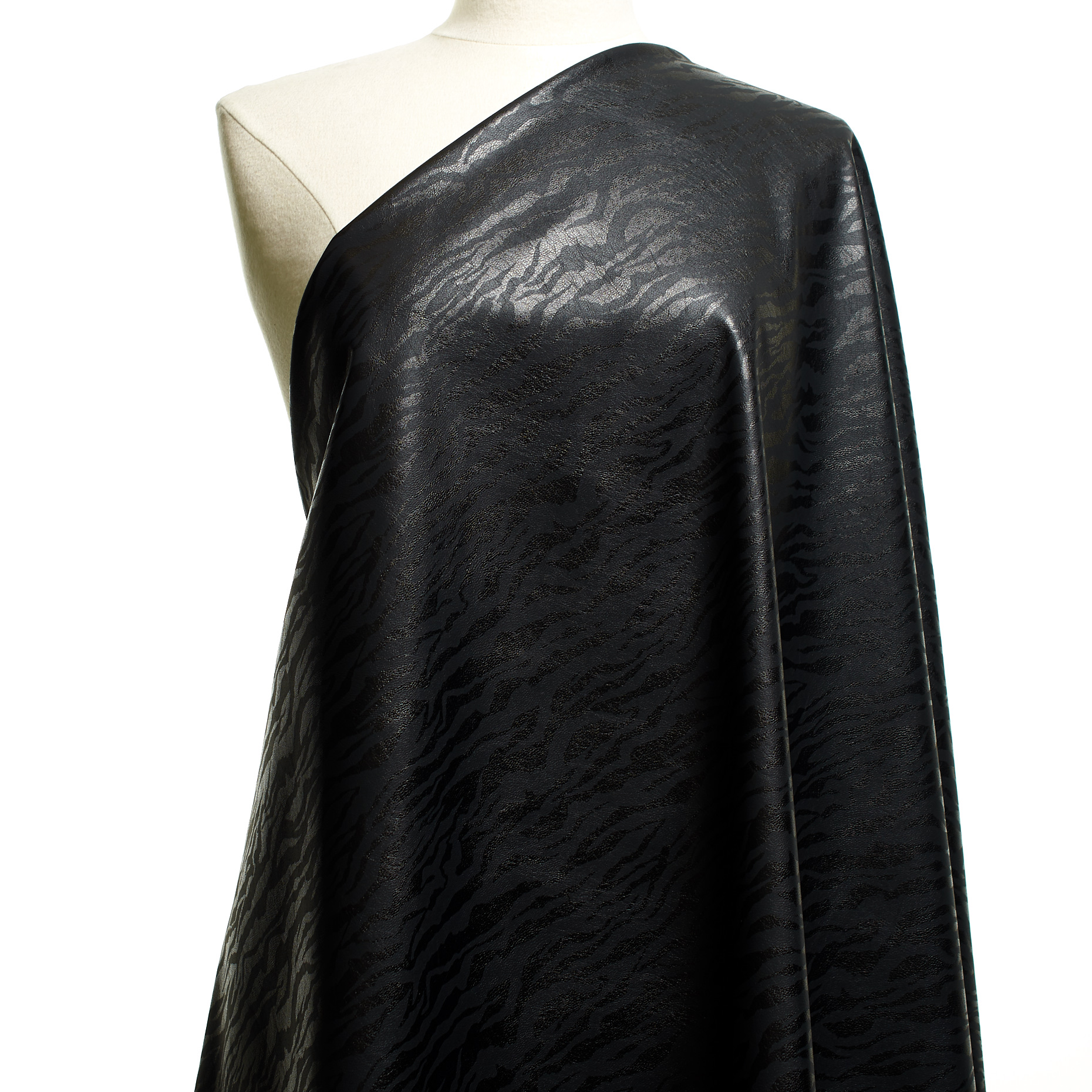 VEGAN LEATHER, PRINTED, ELASTIC, RAVEN BLACK (F000047147) - Mannequin