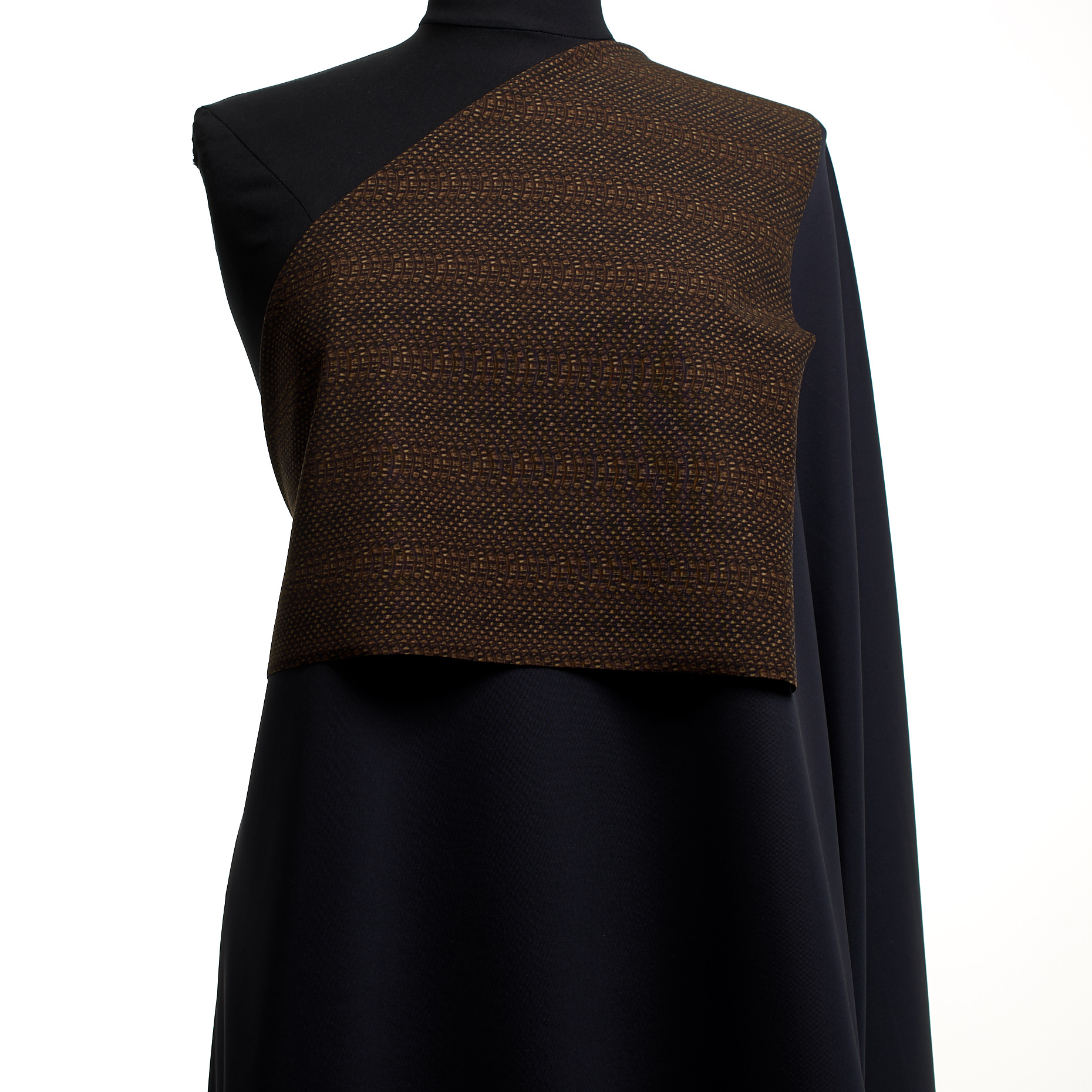 DOUBLE JERSEY, VISCOSE, PRINTED, TOFFEE&RAVEN BLACK (F000036176) - Mannequin