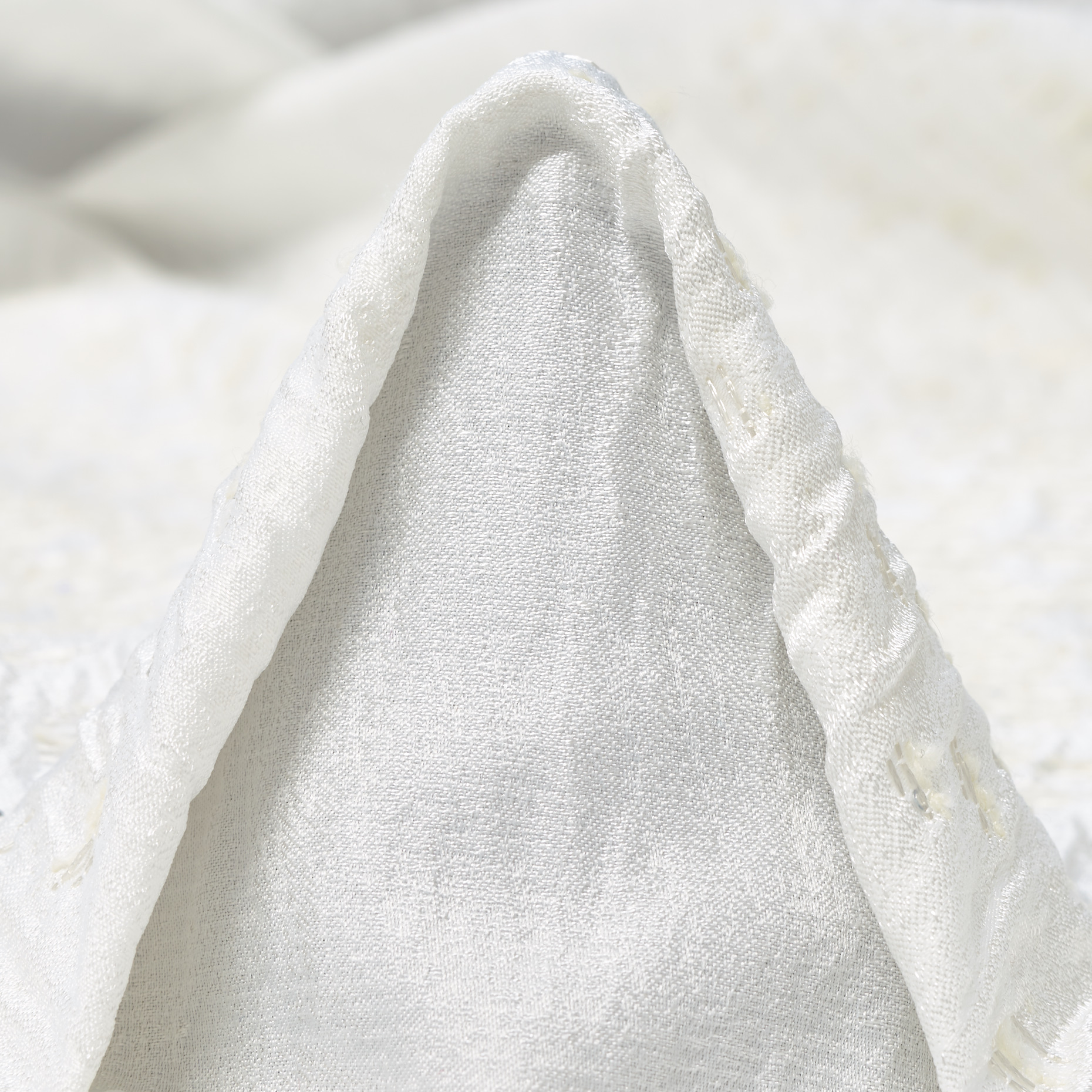JACQUARD, WRINKLY, SHIMMERING, LUCENT WHITE (F000048605)