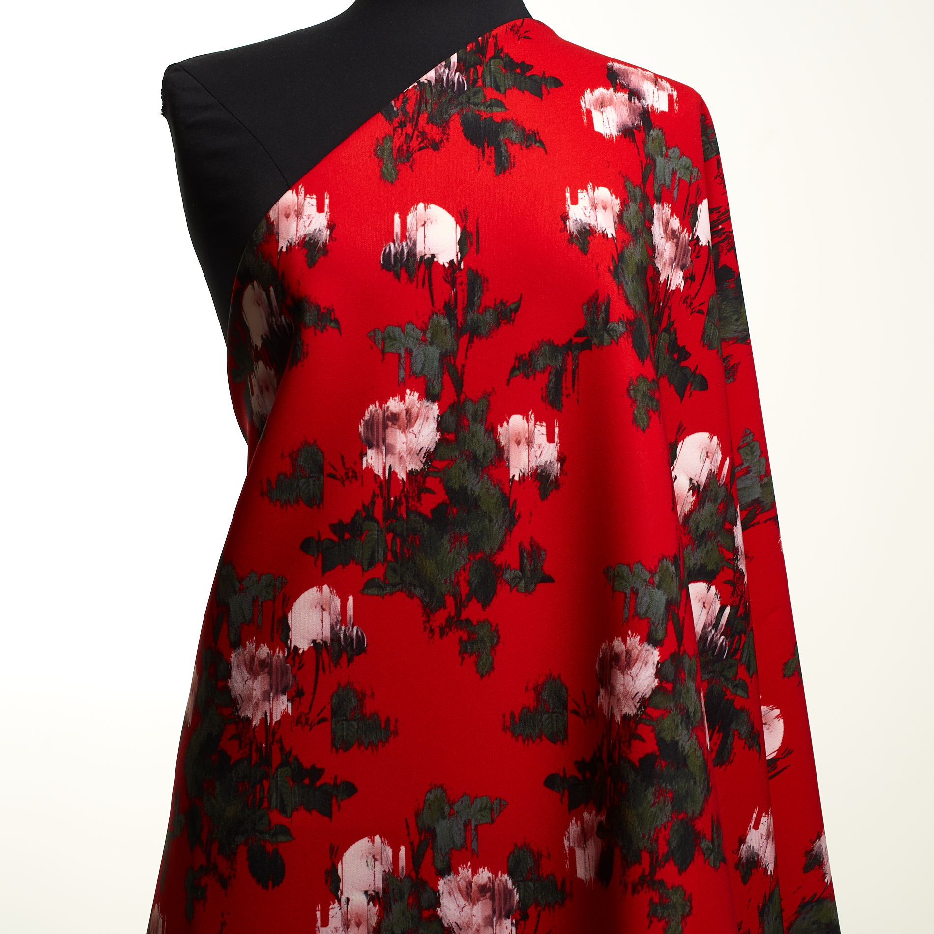 Креп, Принт, Цветы, True Red (F000034614) - Манекен