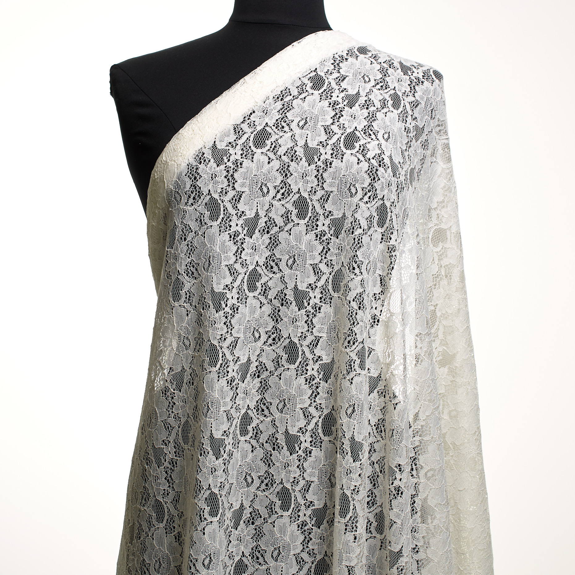 Кружево, Вискоза Смесовая, Цветы, Lucent White (F000024311) - Манекен